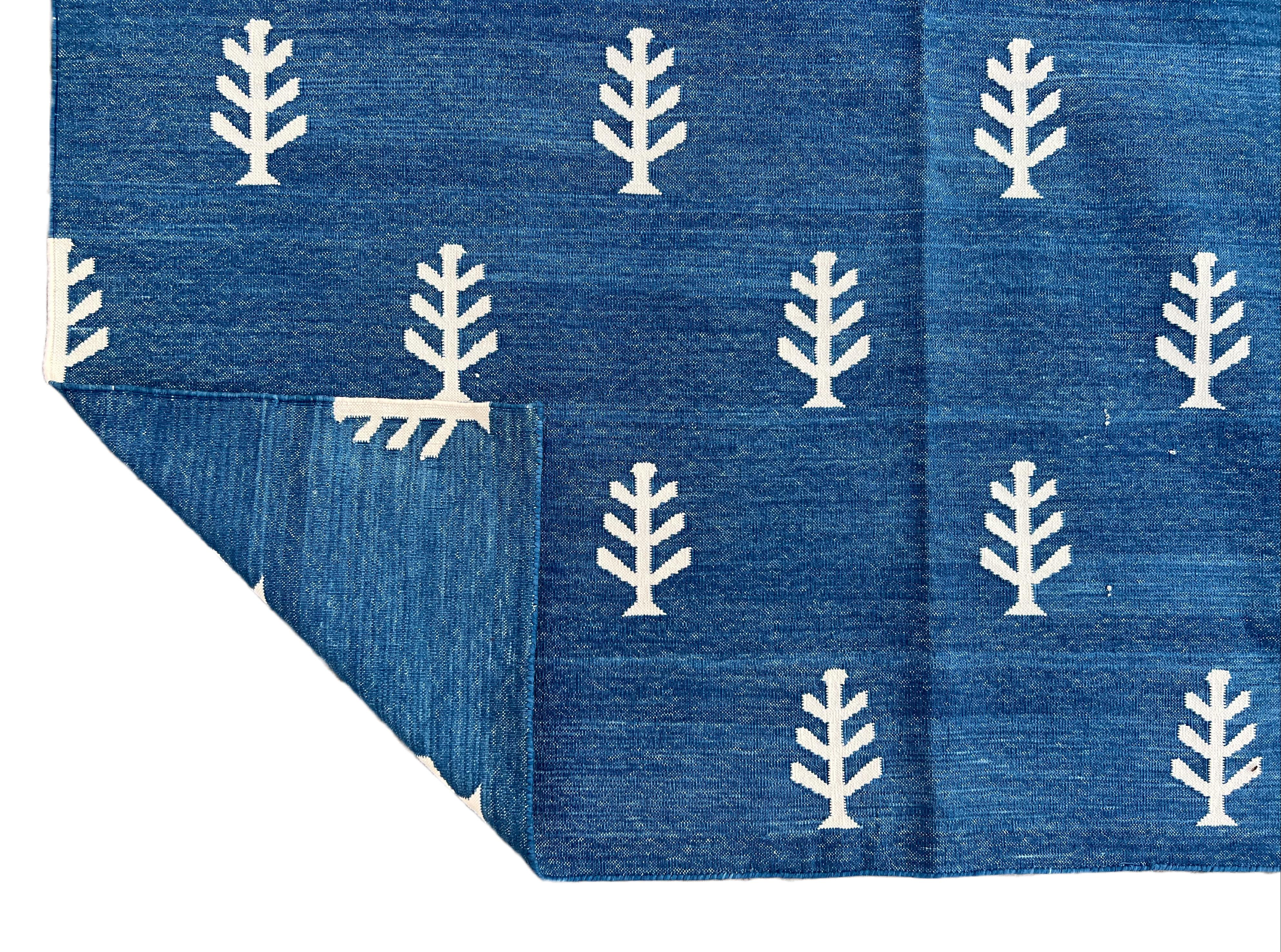 Handmade Cotton Area Flat Weave Rug, Blue And White Leaf Pattern Indian Dhurrie For Sale 5