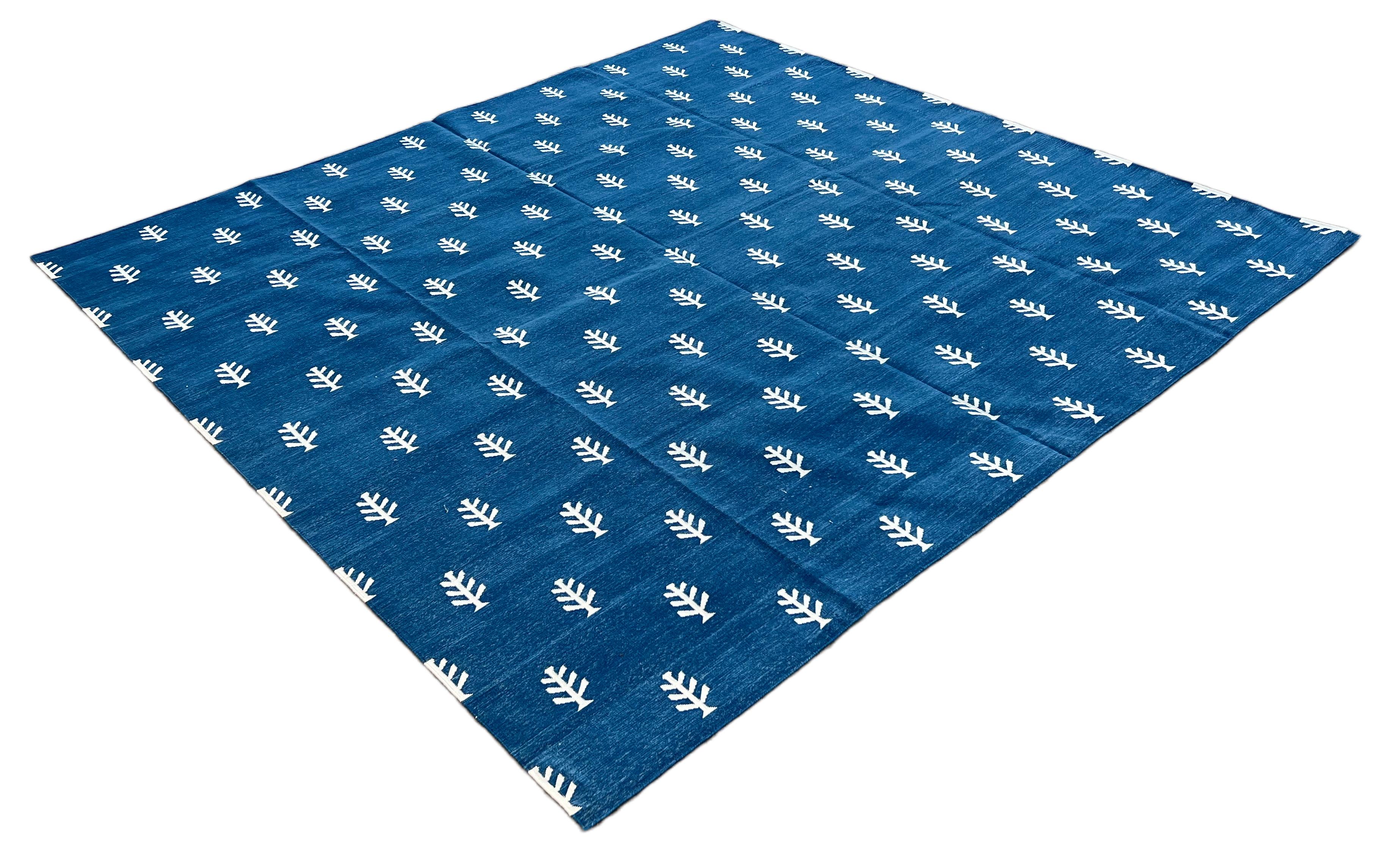 Mid-Century Modern Handmade Cotton Area Flat Weave Rug, Blue And White Leaf Pattern Indian Dhurrie For Sale