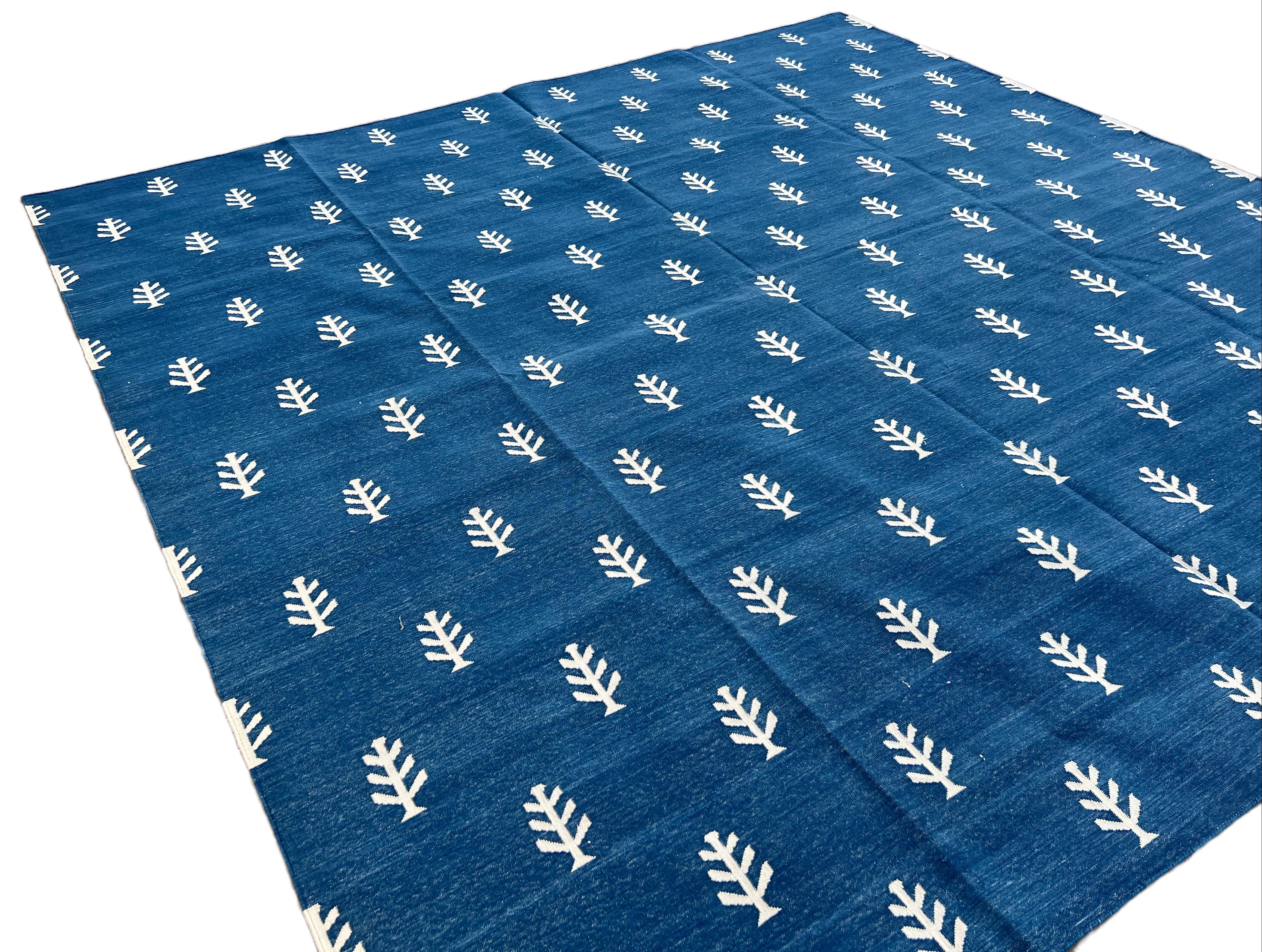 Contemporary Handmade Cotton Area Flat Weave Rug, Blue And White Leaf Pattern Indian Dhurrie For Sale