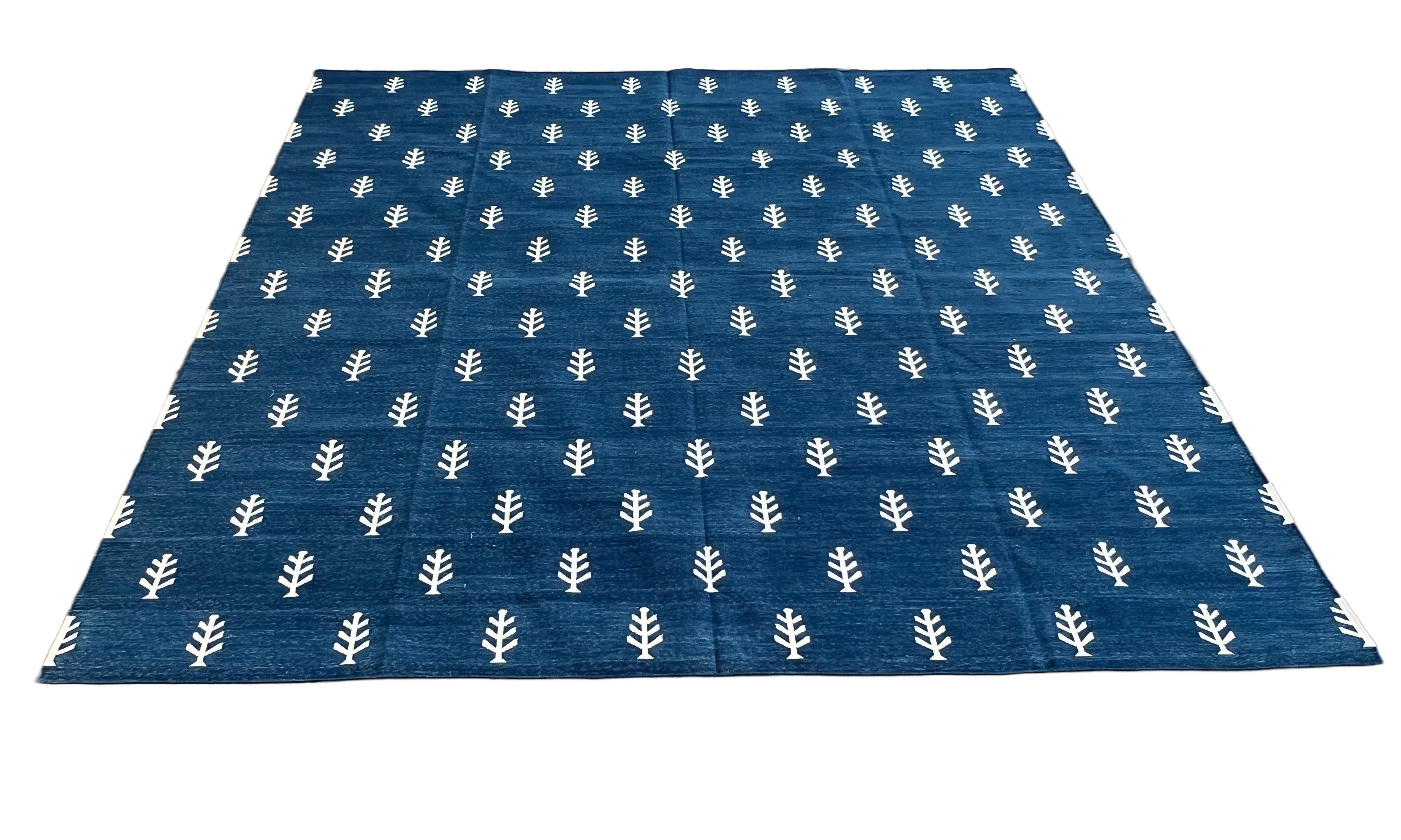 Handmade Cotton Area Flat Weave Rug, Blue And White Leaf Pattern Indian Dhurrie For Sale 2