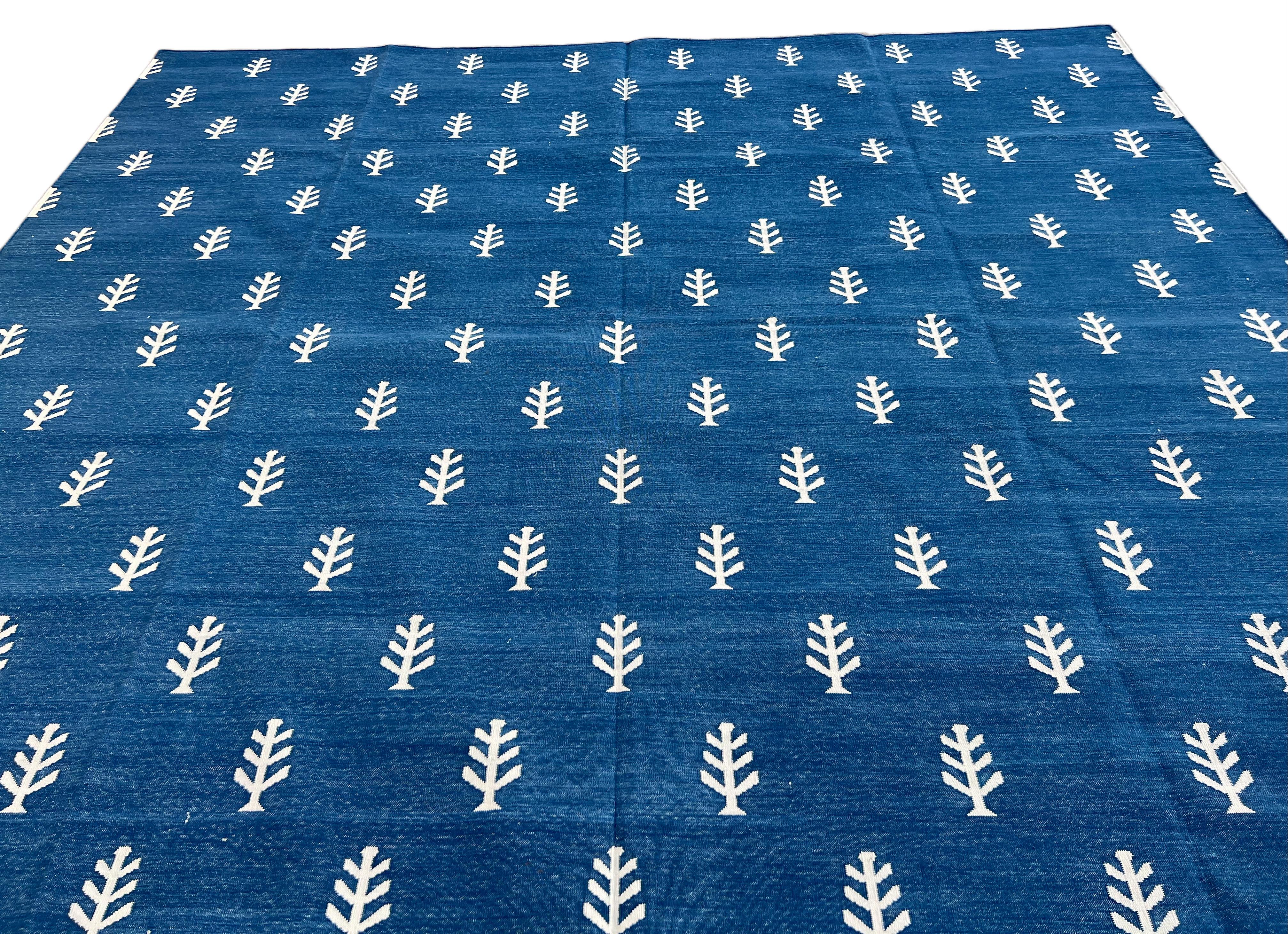 Handmade Cotton Area Flat Weave Rug, Blue And White Leaf Pattern Indian Dhurrie For Sale 3