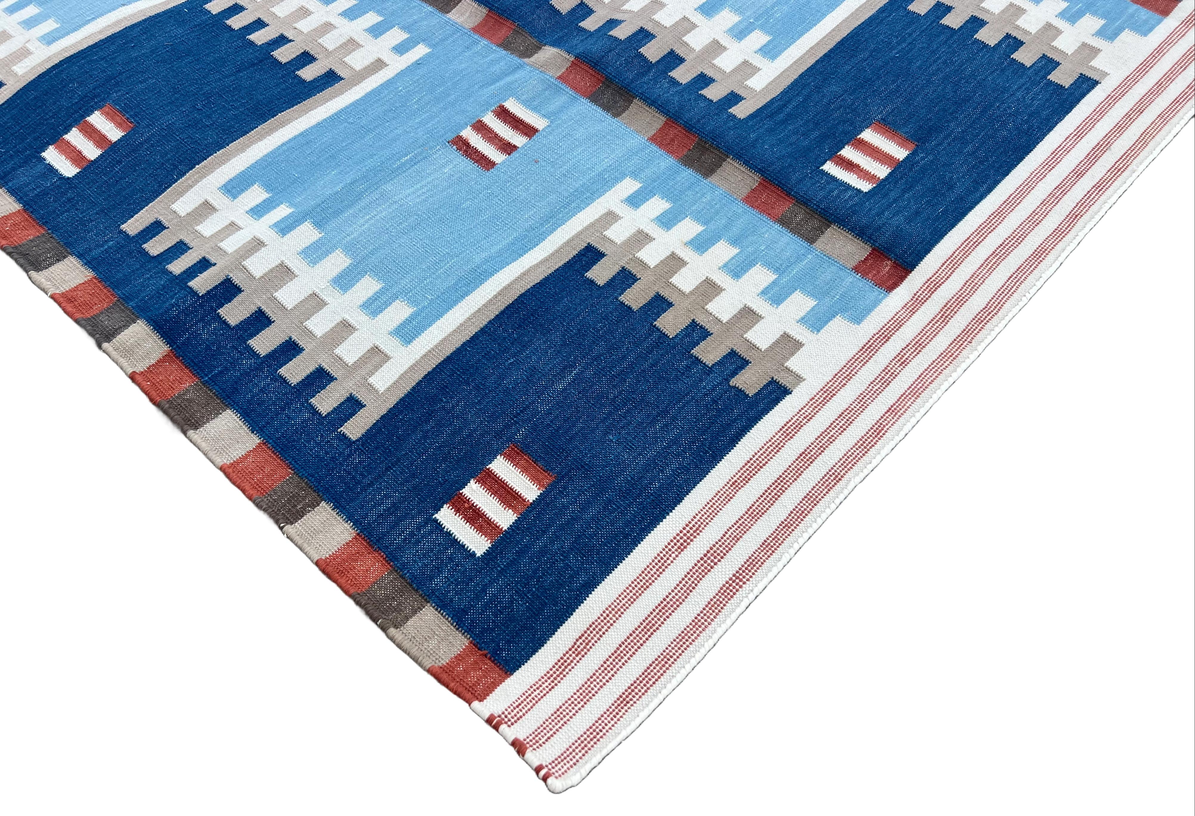 Handmade Cotton Area Flat Weave Rug, Blue, Cream, Beige Geometric Indian Dhurrie In New Condition For Sale In Jaipur, IN