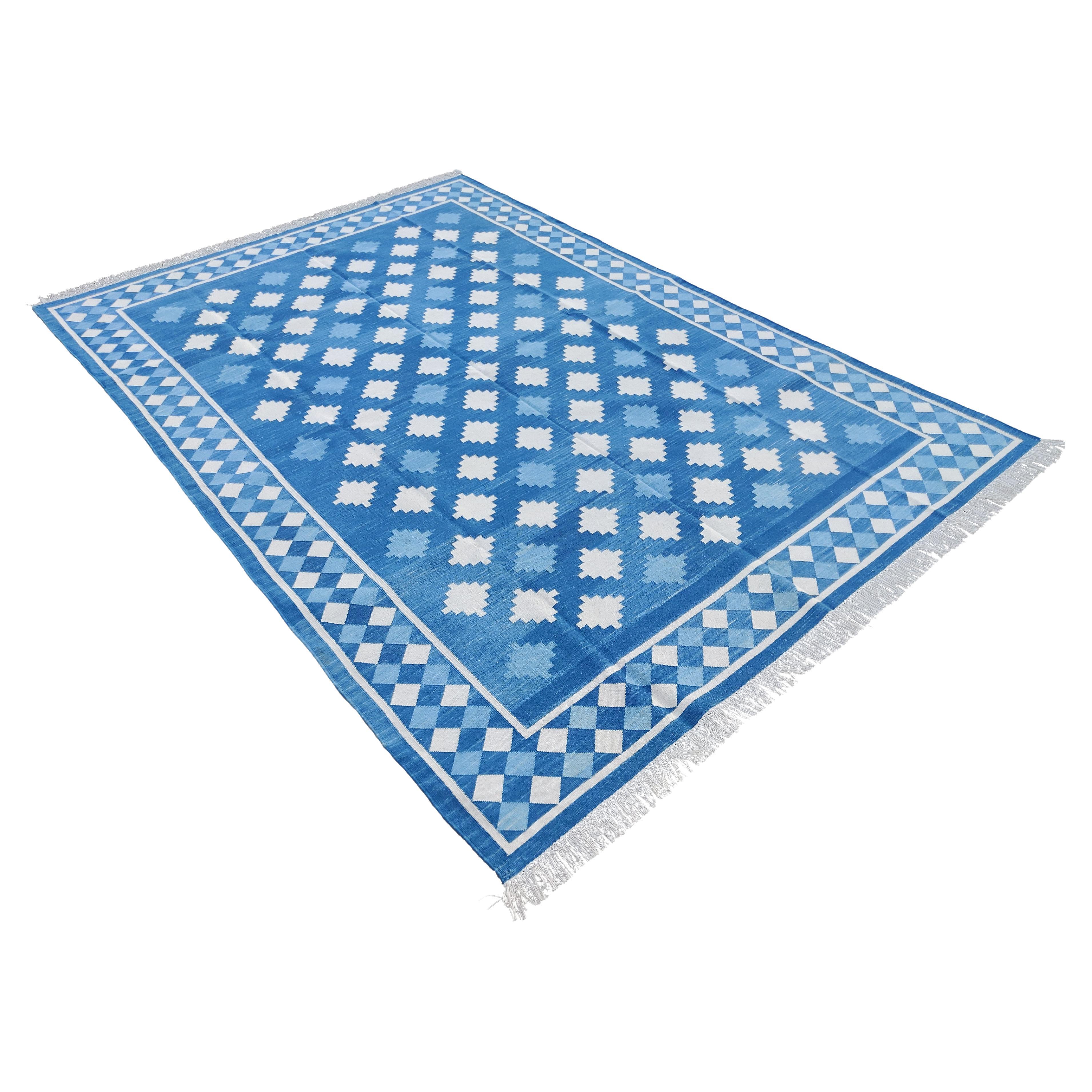 Handgefertigter Flachgewebe-Teppich aus Baumwolle, blauer & cremefarbener indischer Stern-Indianer Dhurrie-Teppich