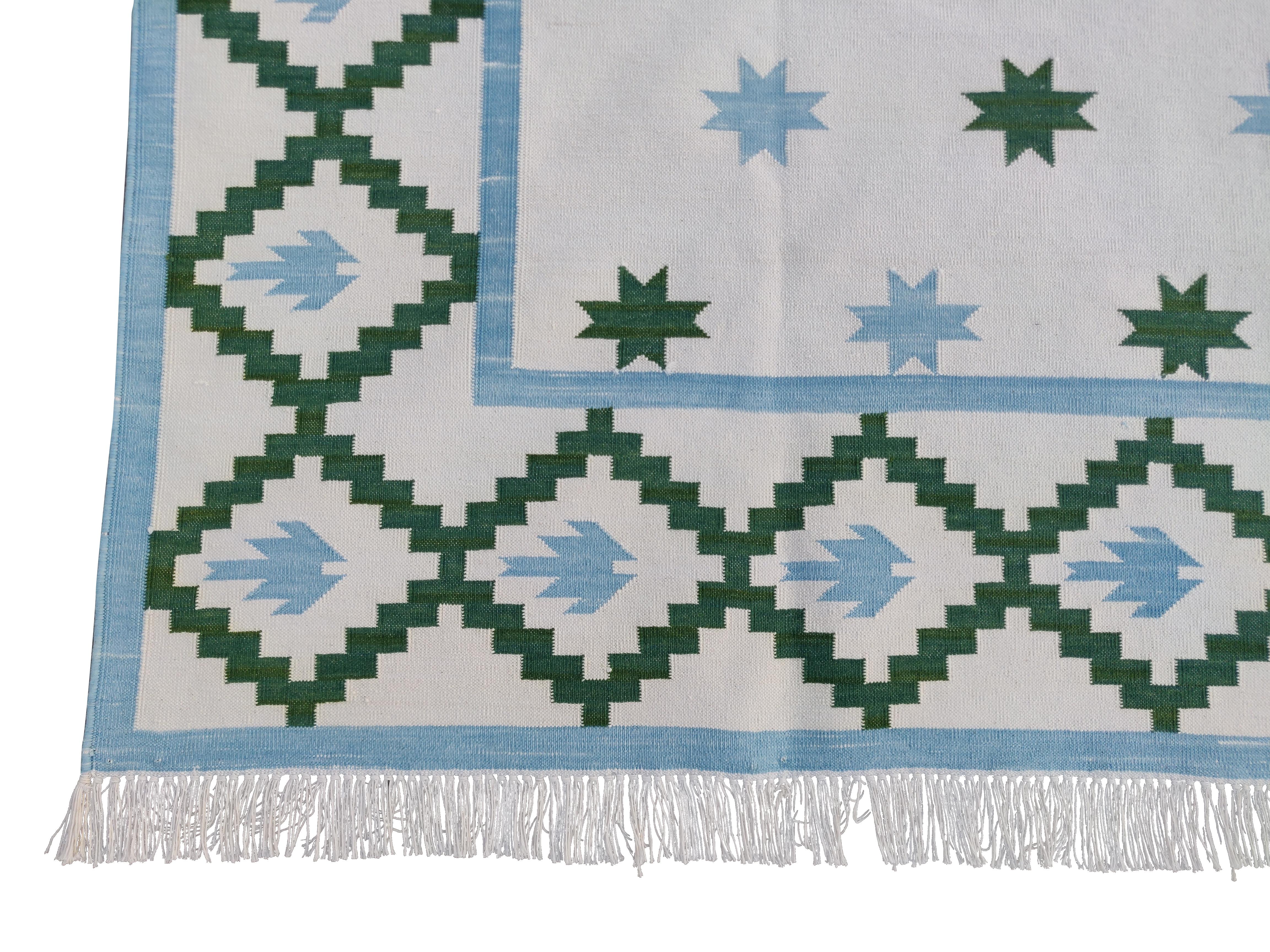 Handgefertigter Flachgewebe-Teppich aus Baumwolle, blauer & grüner indischer Stern-Indianer Dhurrie-Teppich (21. Jahrhundert und zeitgenössisch) im Angebot