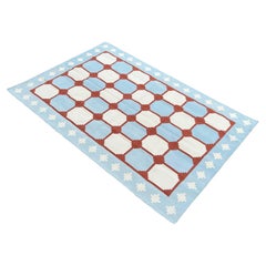 Handgefertigter Flachgewebe-Teppich aus Baumwolle, Blau & Rot Indischer Stern Geometrischer Dhurrie