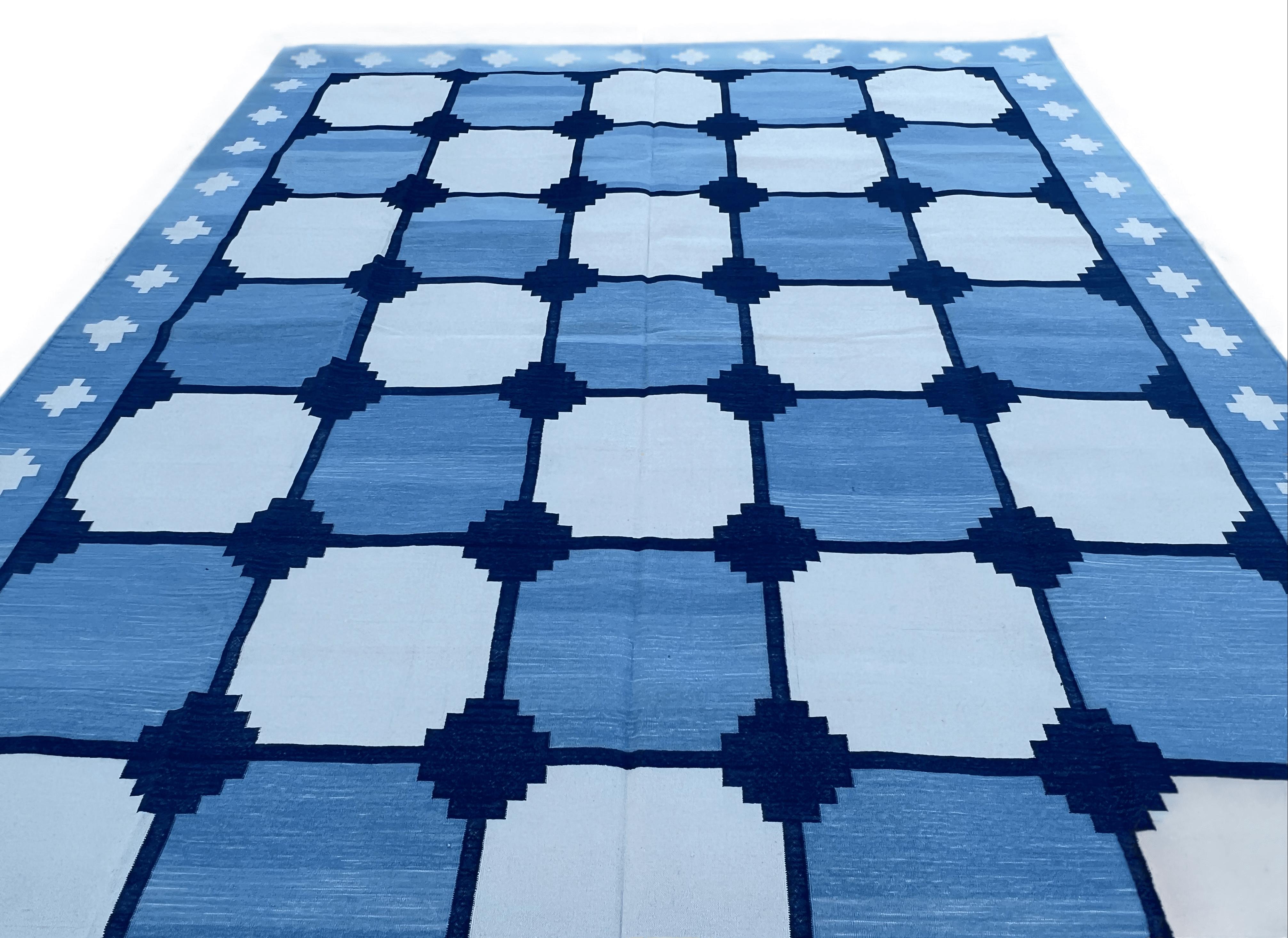 Handmade Cotton Area Flat Weave Rug, Blue & White Geometric Tile Indian Dhurrie In New Condition For Sale In Jaipur, IN
