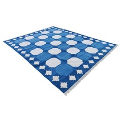 Handgefertigter Flachgewebe-Teppich aus Baumwolle, blau, weiß, geometrisch, indisch, Dhurrie-8x10
