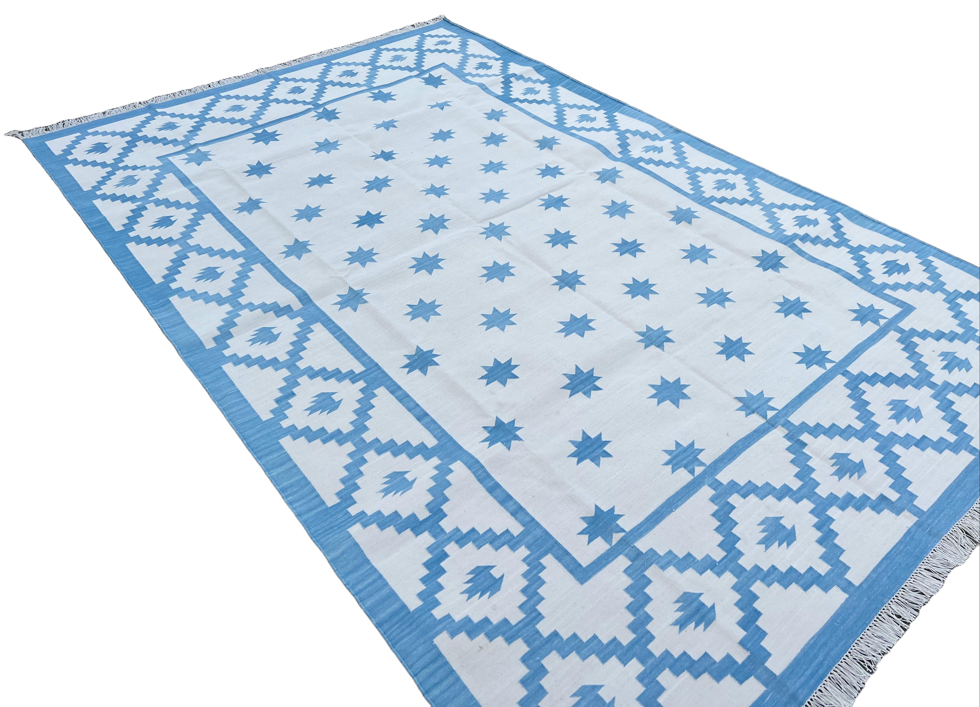 Handmade Cotton Area Flat Weave Rug, Blue & White Indian Star Geometric Dhurrie In New Condition For Sale In Jaipur, IN