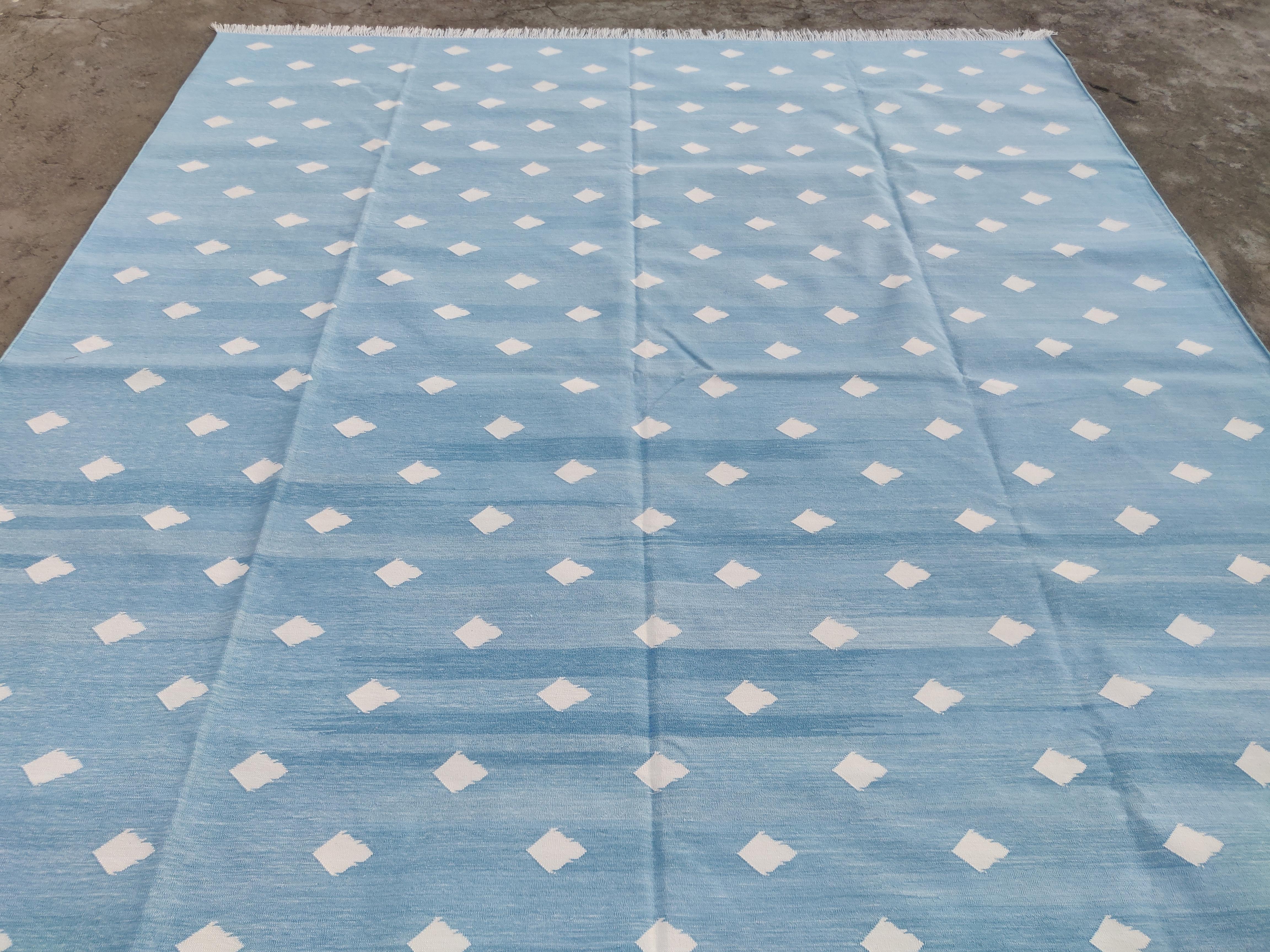 Handmade Cotton Area Flat Weave Rug, Blue & White Leaf Patterned Indian Dhurrie For Sale 1