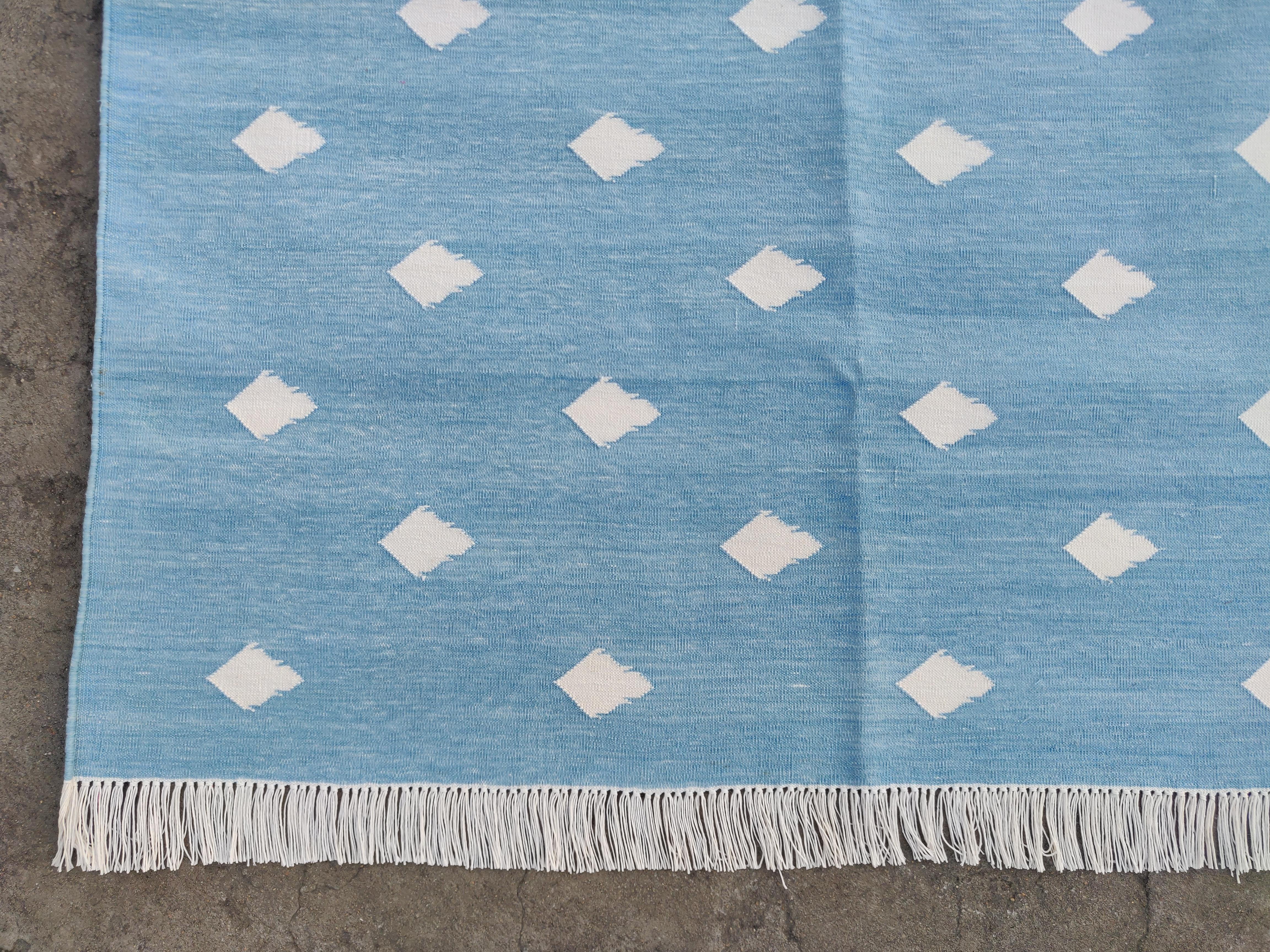 Handmade Cotton Area Flat Weave Rug, Blue & White Leaf Patterned Indian Dhurrie For Sale 2