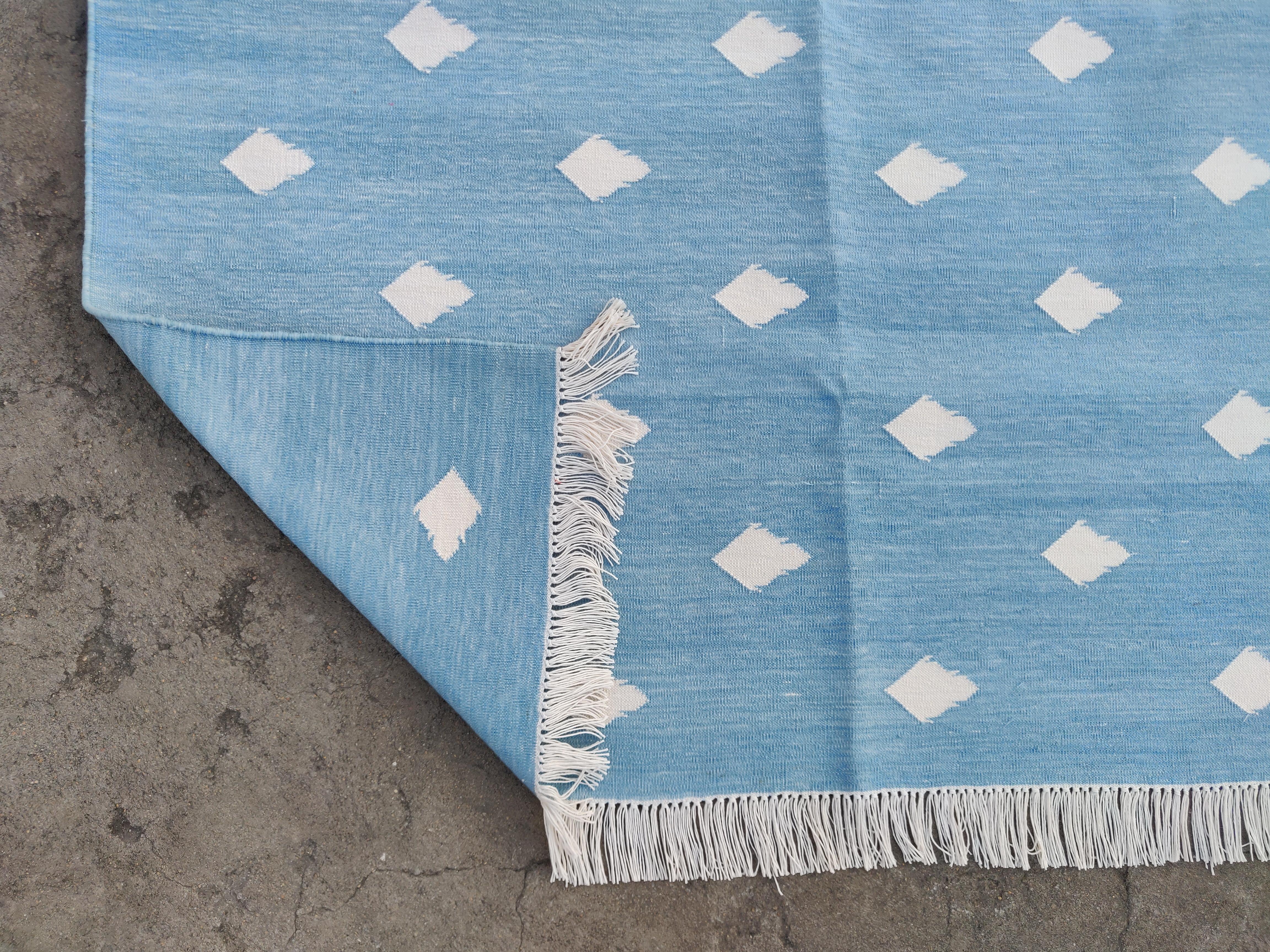 Handmade Cotton Area Flat Weave Rug, Blue & White Leaf Patterned Indian Dhurrie For Sale 3