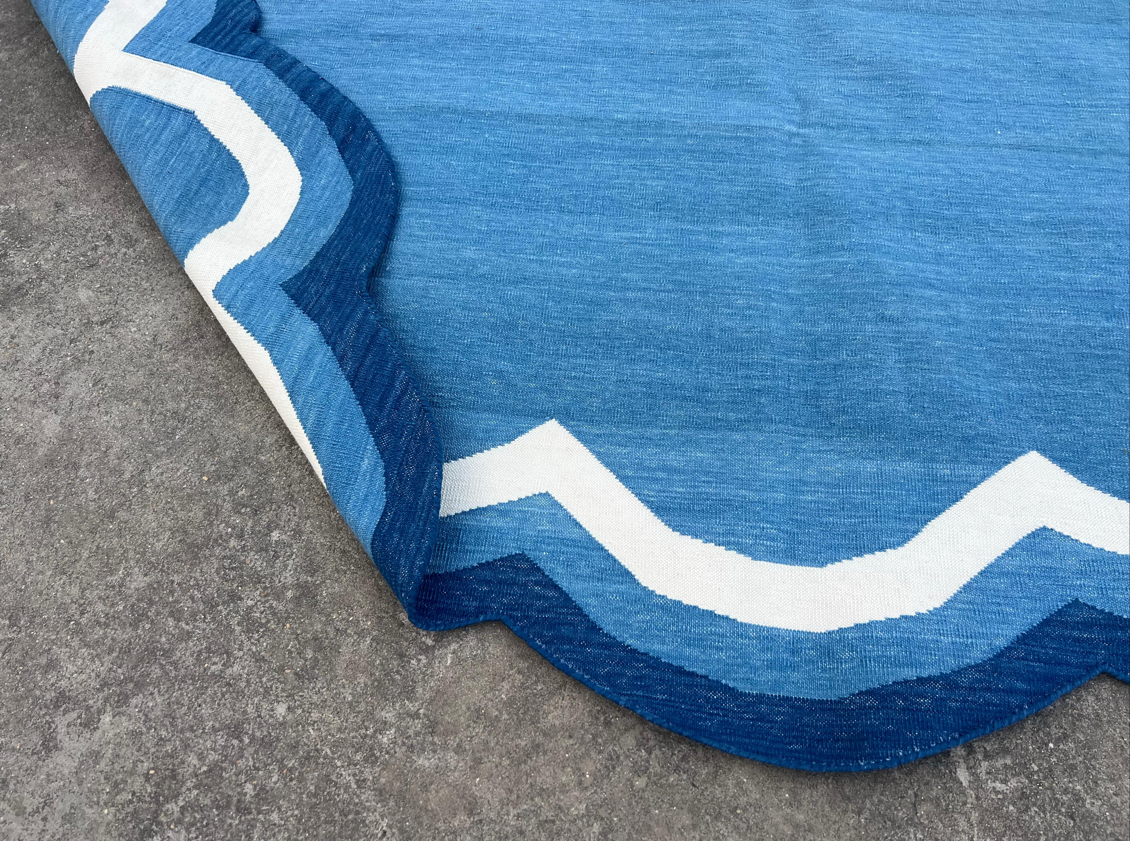 Handmade Cotton Area Flat Weave Rug, Blue & White Round Scalloped Indian Dhurrie For Sale 3