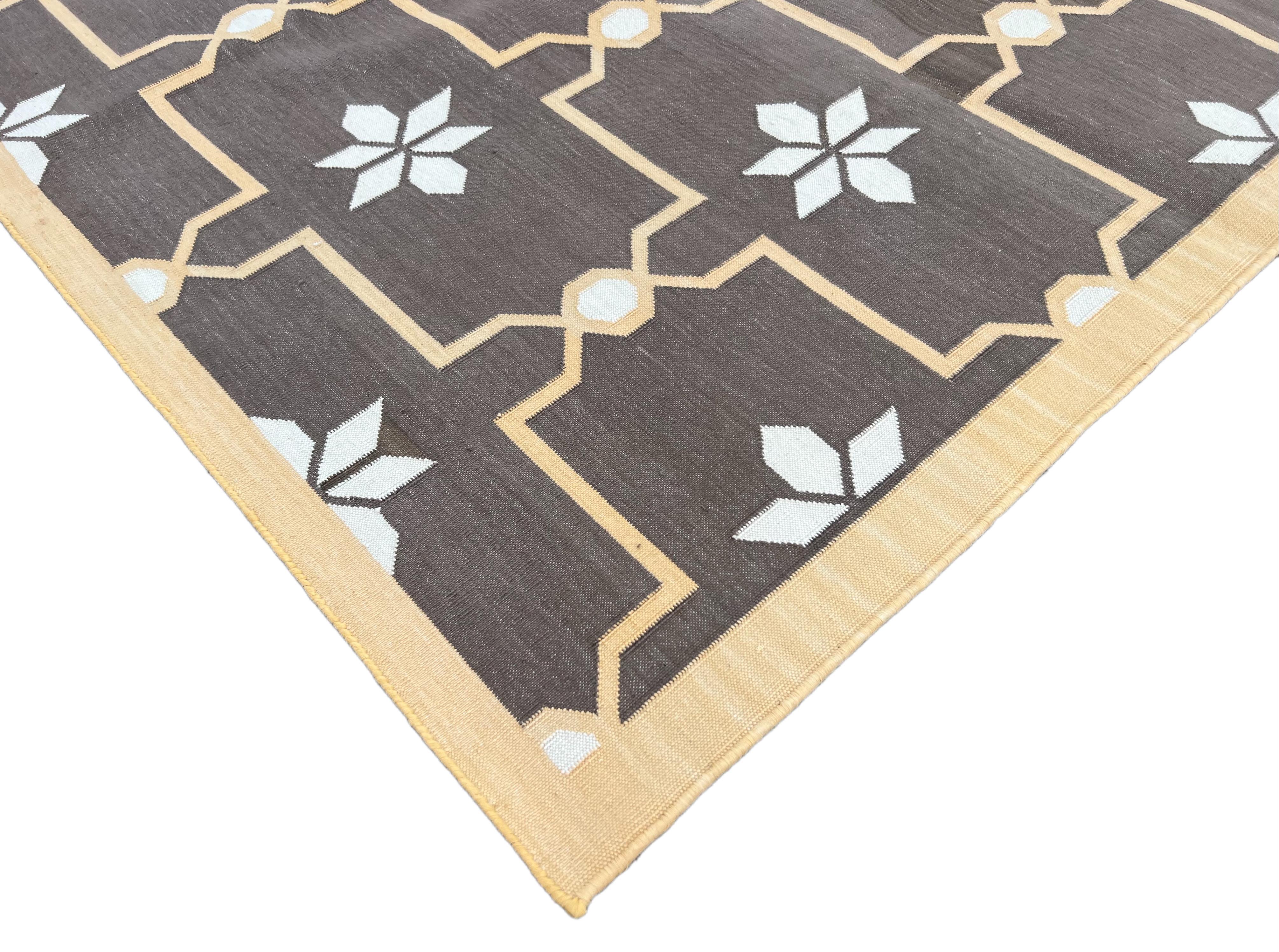 Mid-Century Modern Handmade Cotton Area Flat Weave Rug, Brown And Cream Flower Pattern Dhurrie Rug For Sale