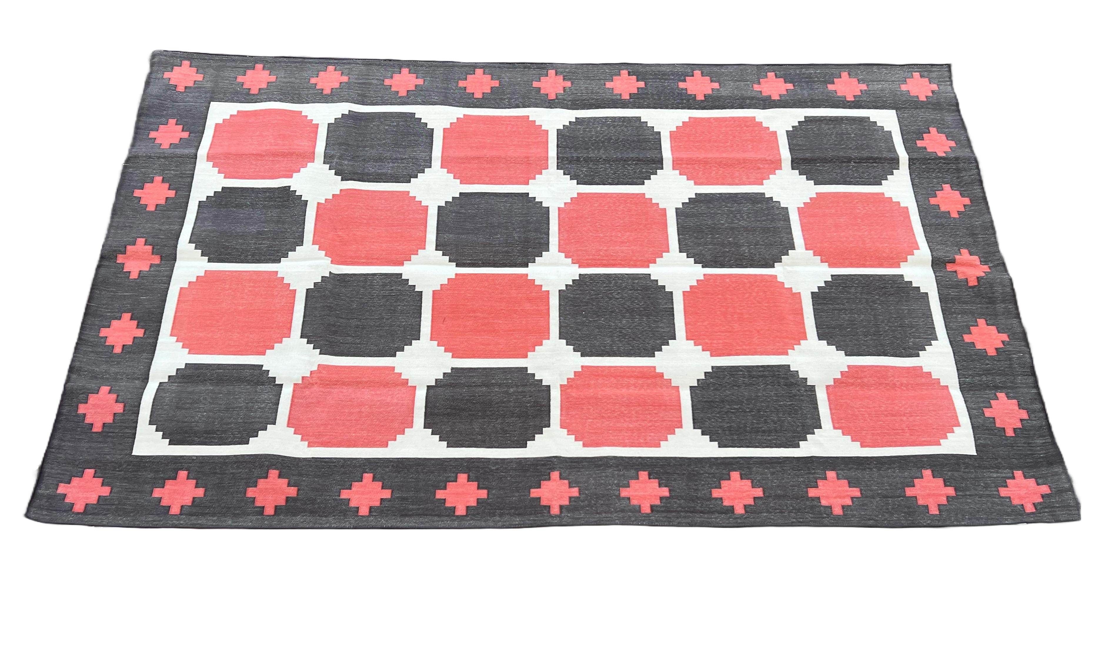 Handmade Cotton Area Flat Weave Rug, Brown And Red Geometric Tile Indian Dhurrie In New Condition For Sale In Jaipur, IN