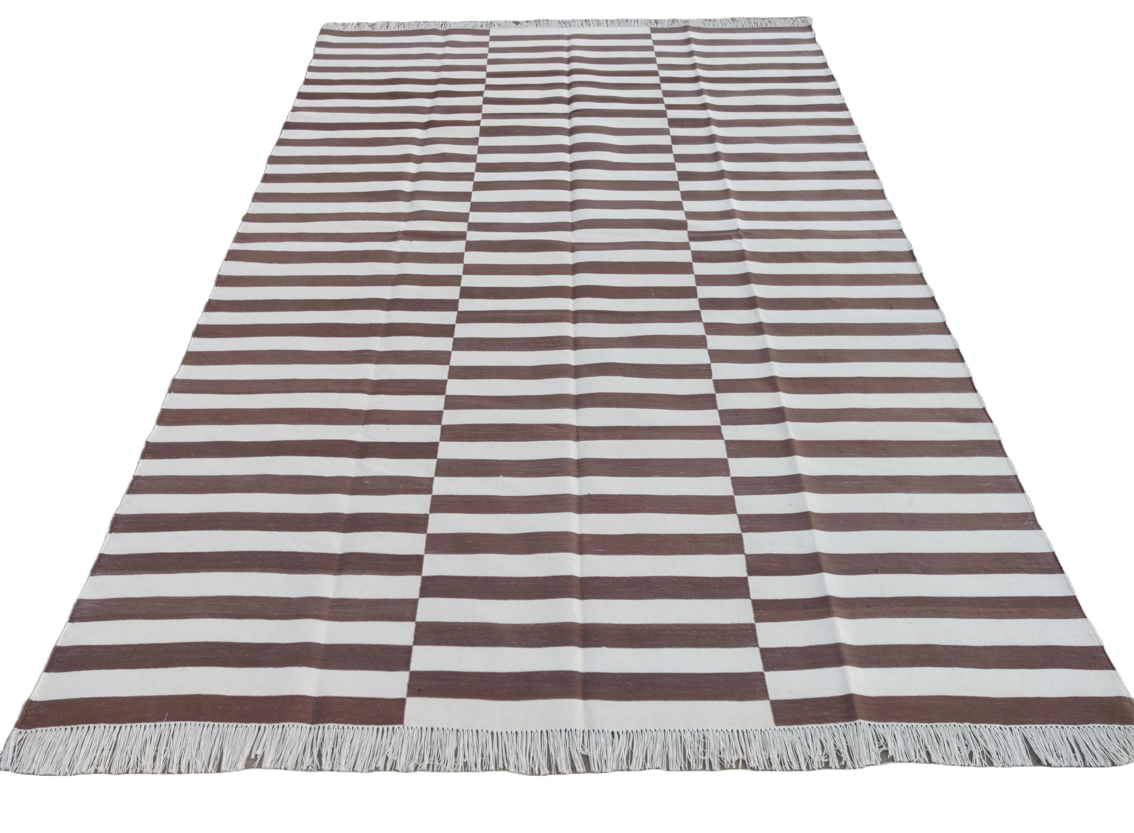 Handmade Cotton Area Flat Weave Rug, Brown And White Striped Indian Dhurrie Rug In New Condition For Sale In Jaipur, IN
