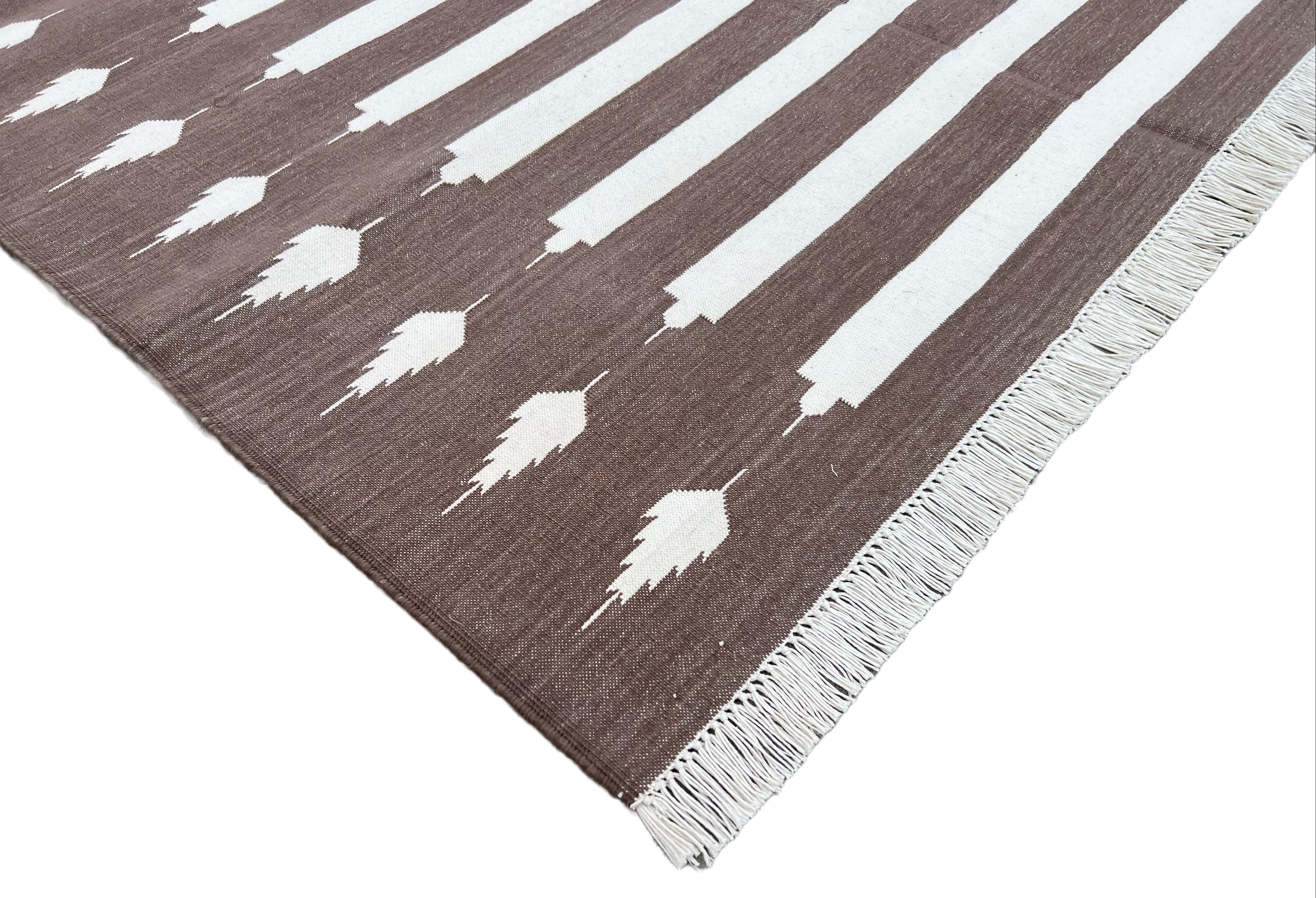 Handmade Cotton Area Flat Weave Rug, Brown And White Striped Indian Dhurrie Rug In New Condition For Sale In Jaipur, IN