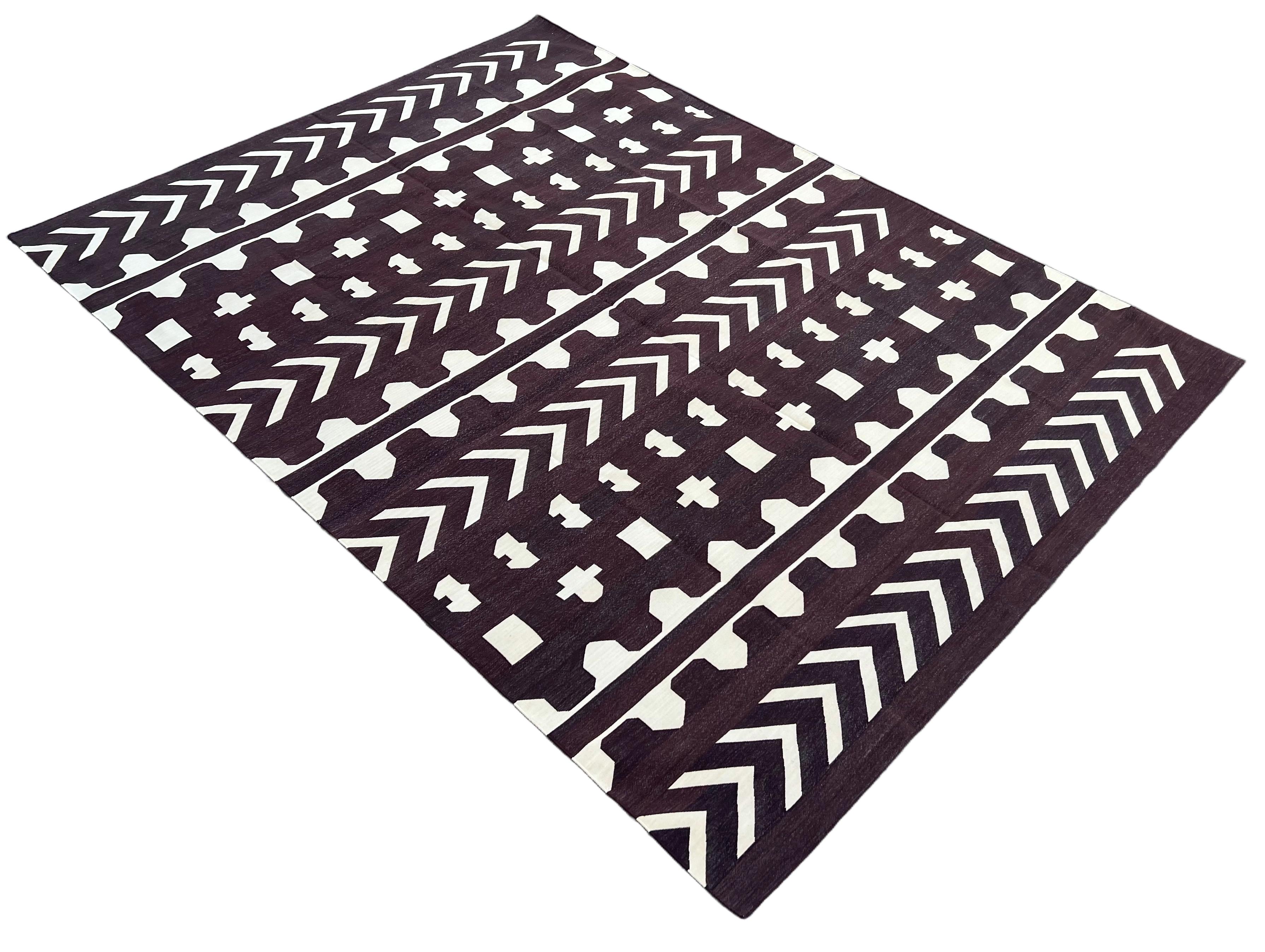 Handmade Cotton Area Flat Weave Rug, Brown & Cream Geometric Tile Indian Dhurrie For Sale 4