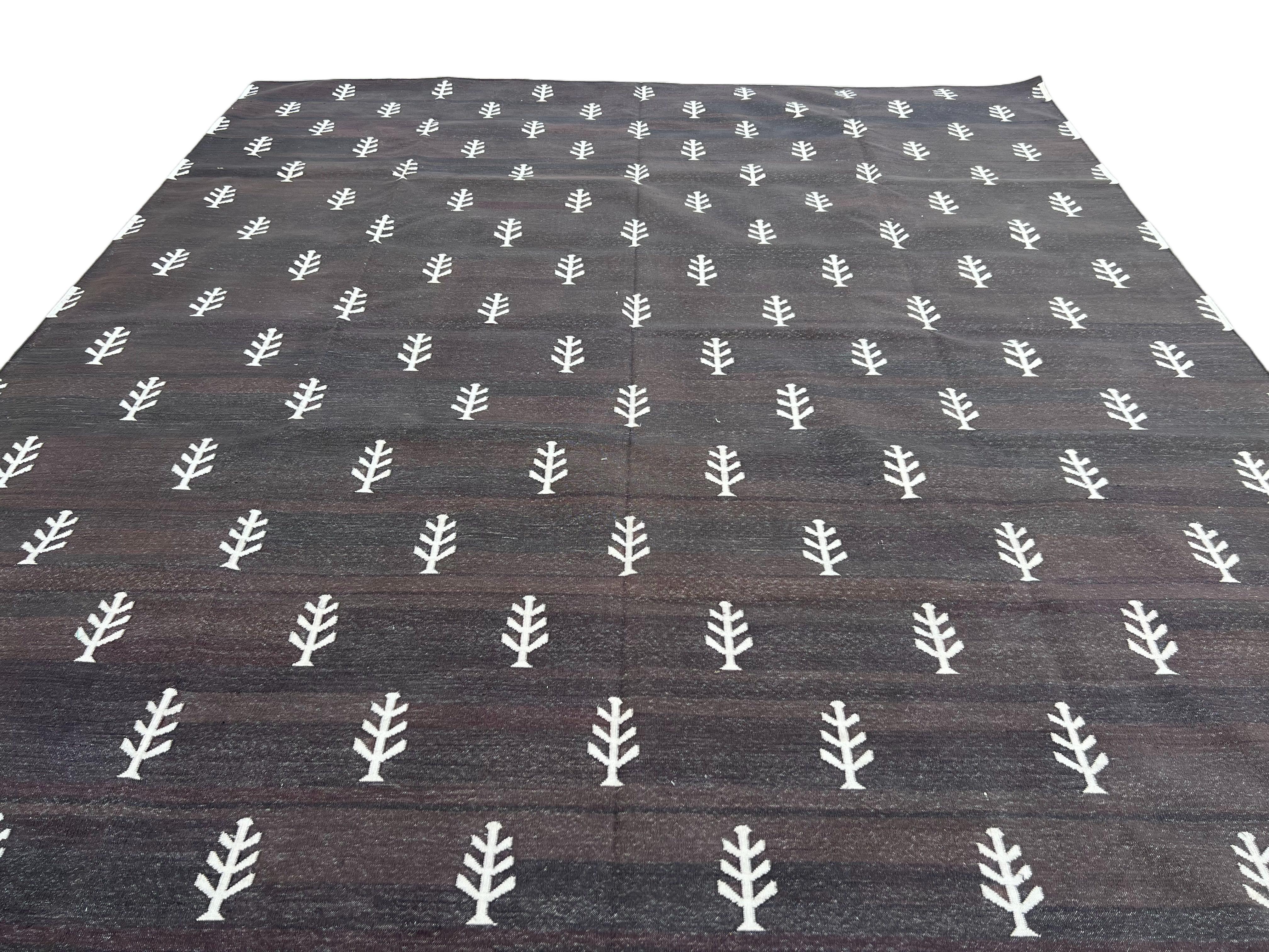 Handmade Cotton Area Flat Weave Rug, Brown & White Tree Patterned Indian Dhurrie For Sale 1