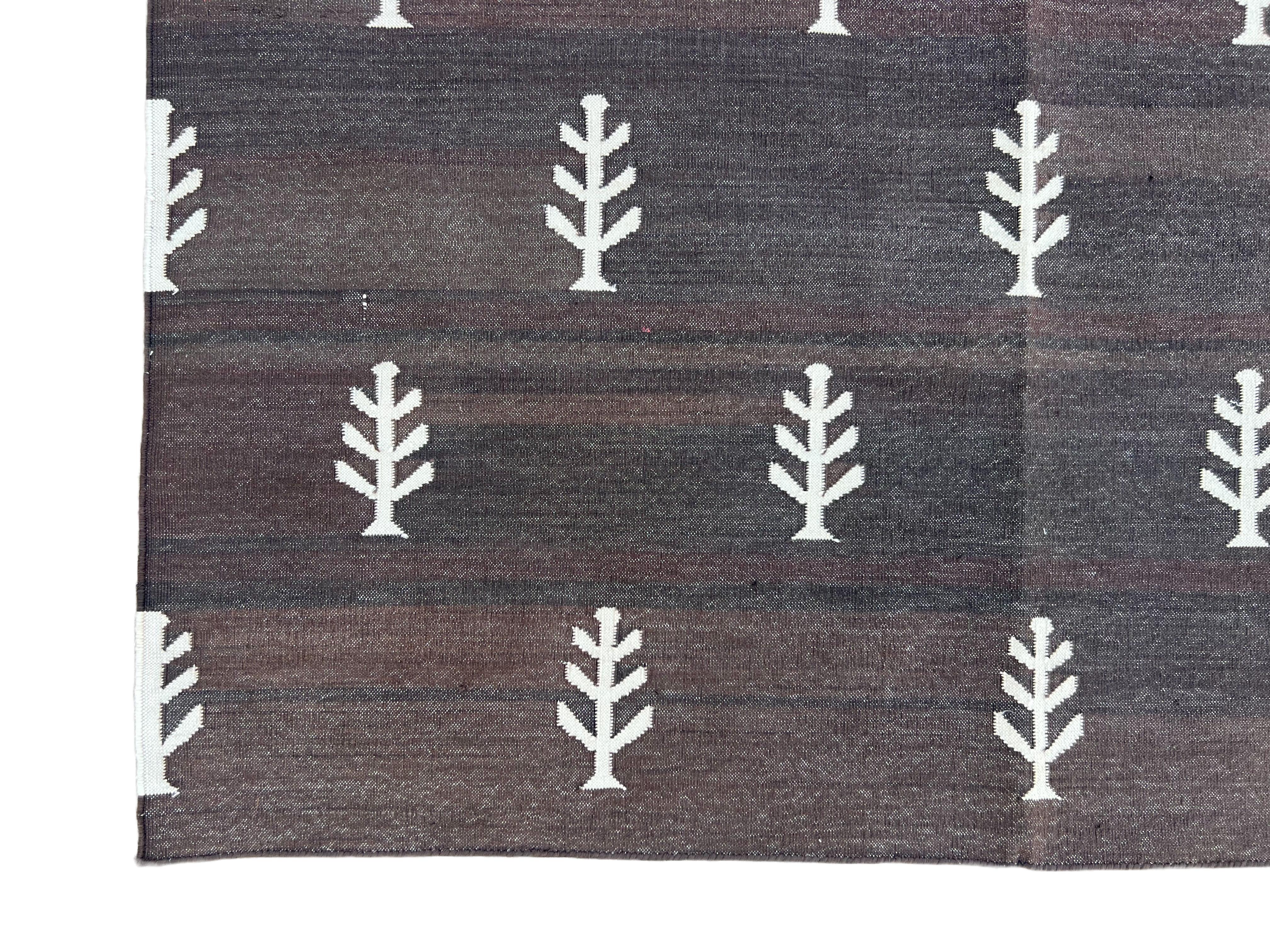 Handmade Cotton Area Flat Weave Rug, Brown & White Tree Patterned Indian Dhurrie For Sale 2