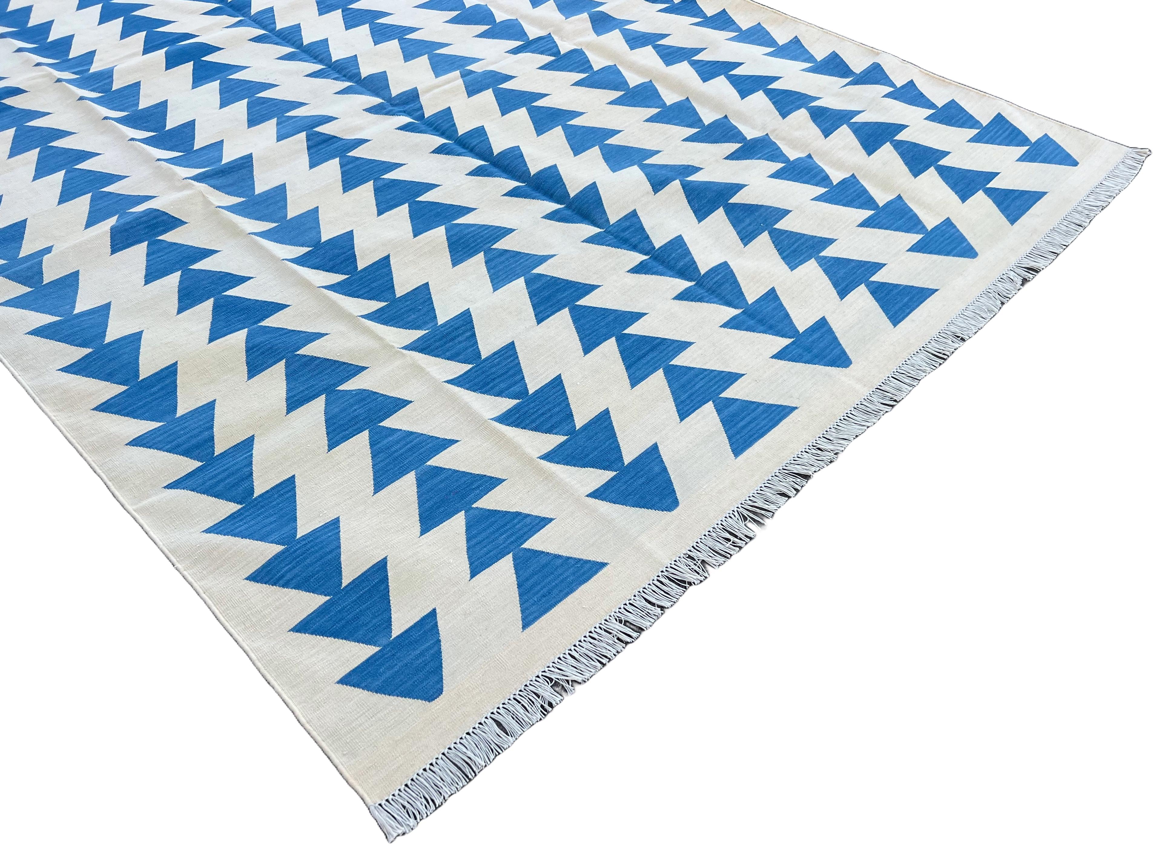Hand-Woven Handmade Cotton Area Flat Weave Rug, Cream & Blue Pyramid Checked Indian Dhurrie For Sale