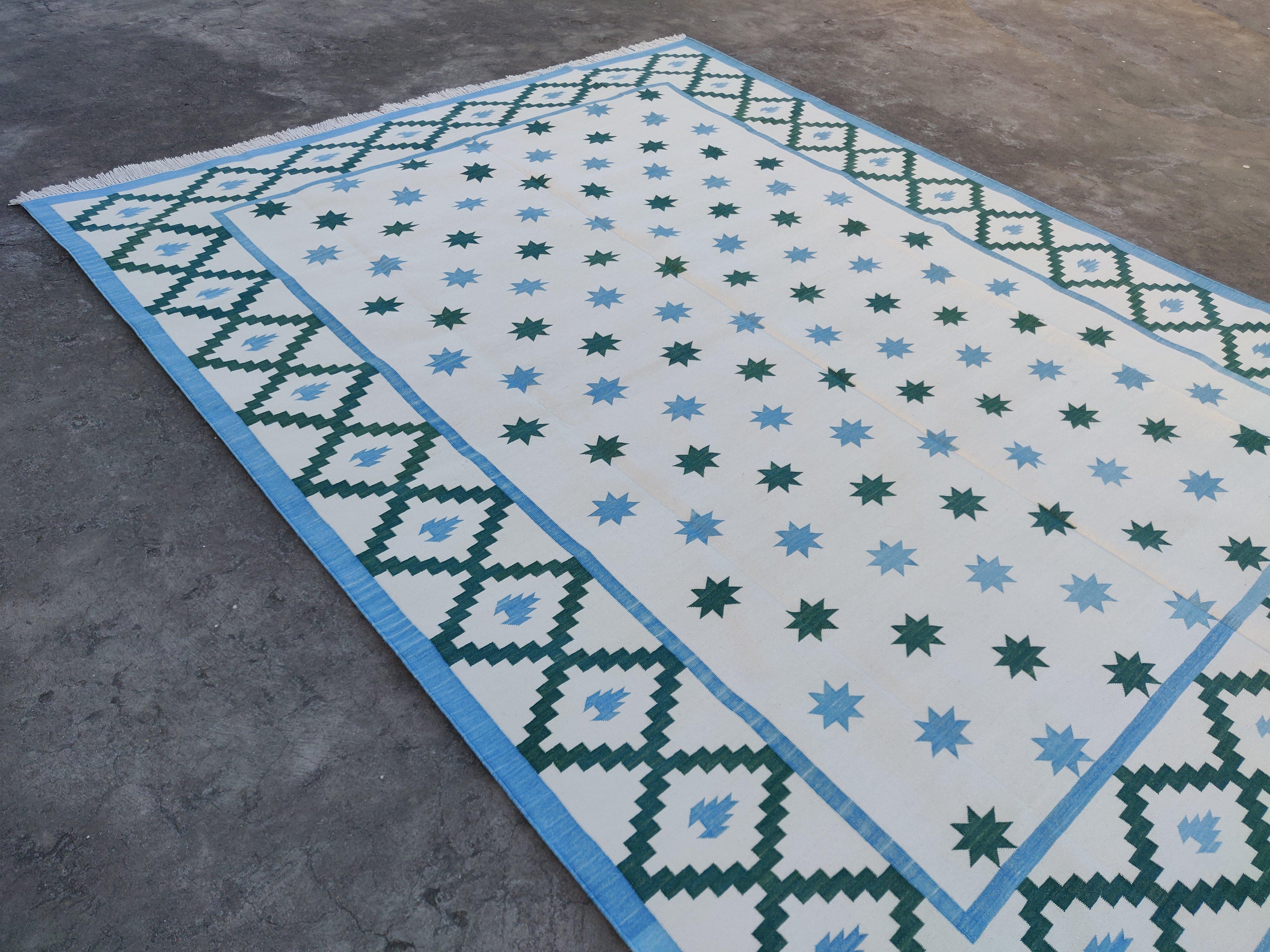 Handgefertigter Flachgewebe-Teppich aus Baumwolle, cremefarben und blau mit Sternmuster, indischer Dhurrie im Angebot 1
