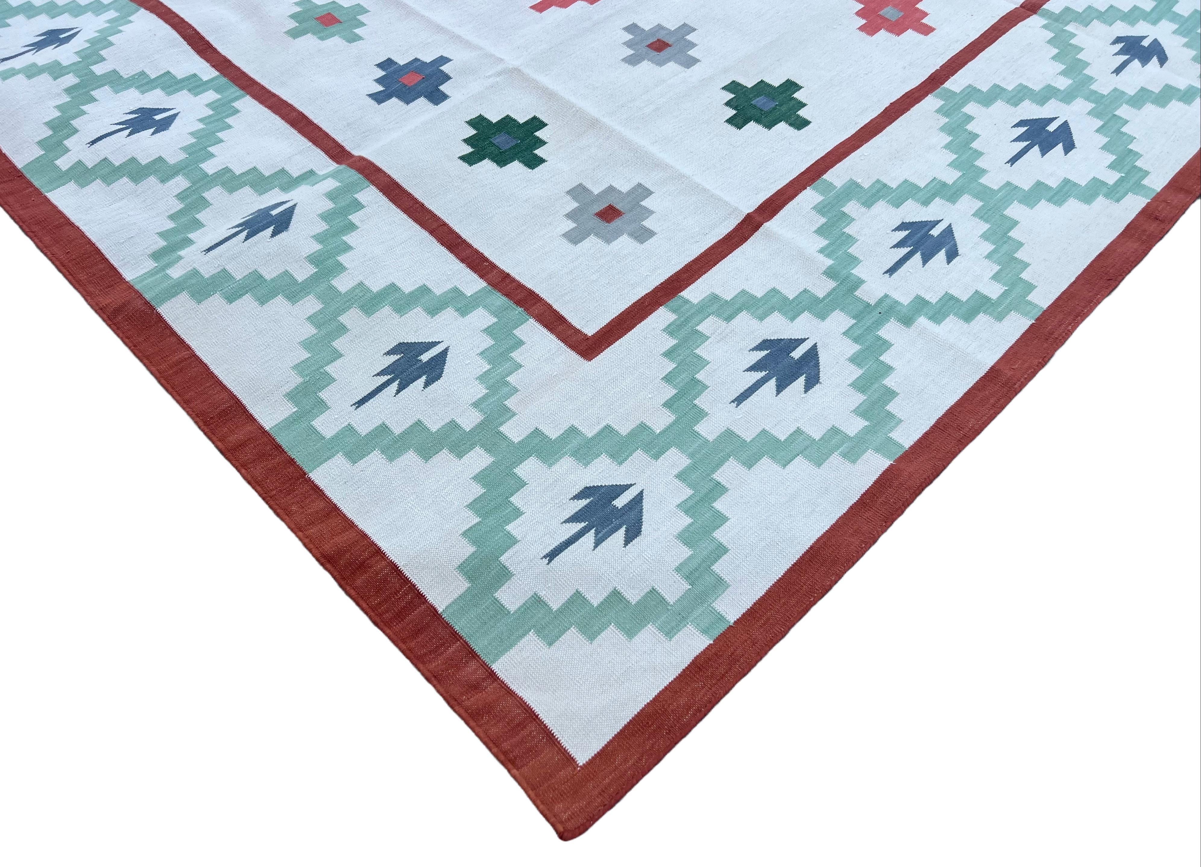 Handmade Cotton Area Flat Weave Rug, Cream & Green Indian Star Geometric Dhurrie For Sale 4