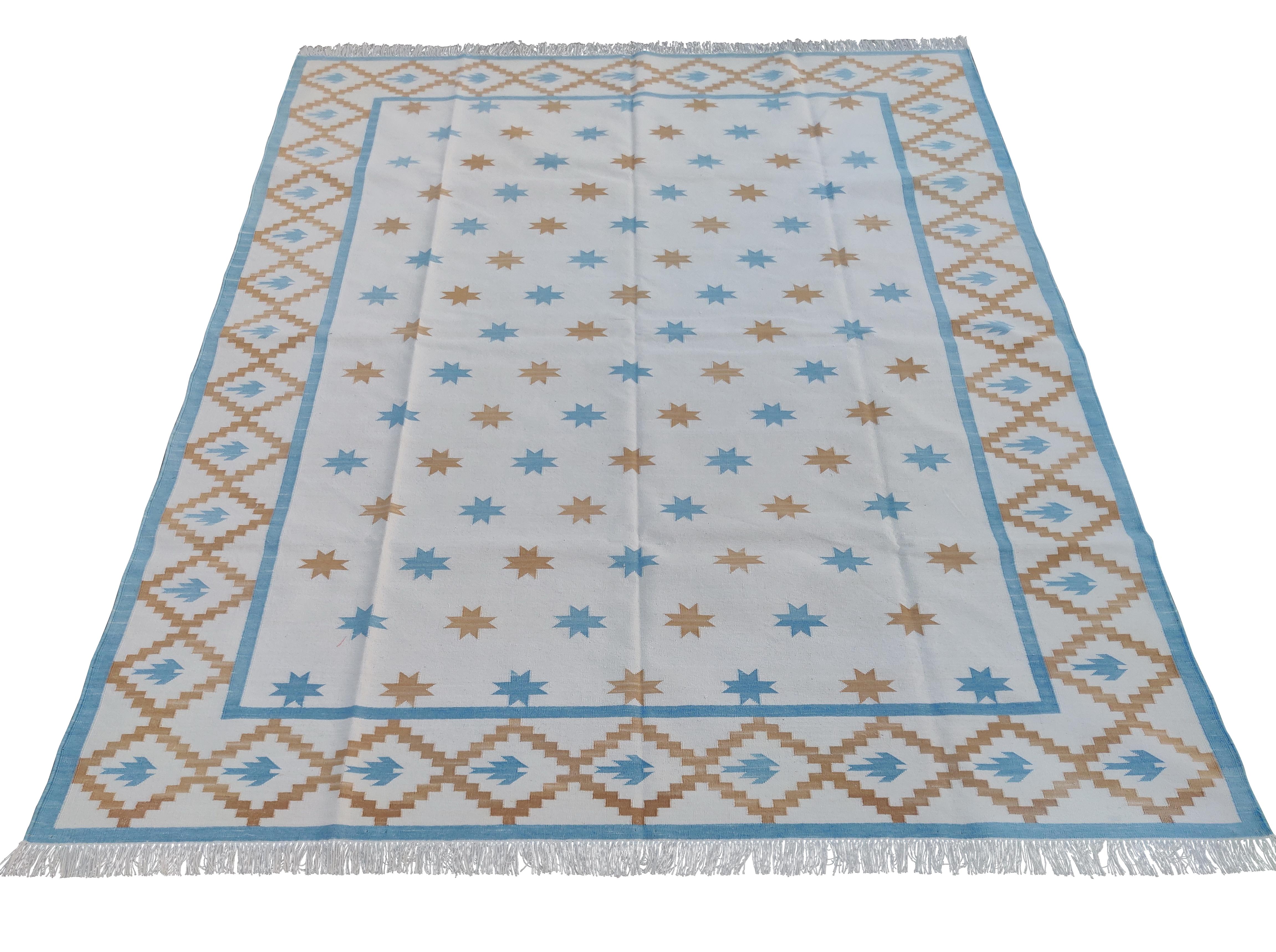 Handmade Cotton Area Flat Weave Rug, Cream, Tan, Blue Indian Star Indian Dhurrie In New Condition For Sale In Jaipur, IN