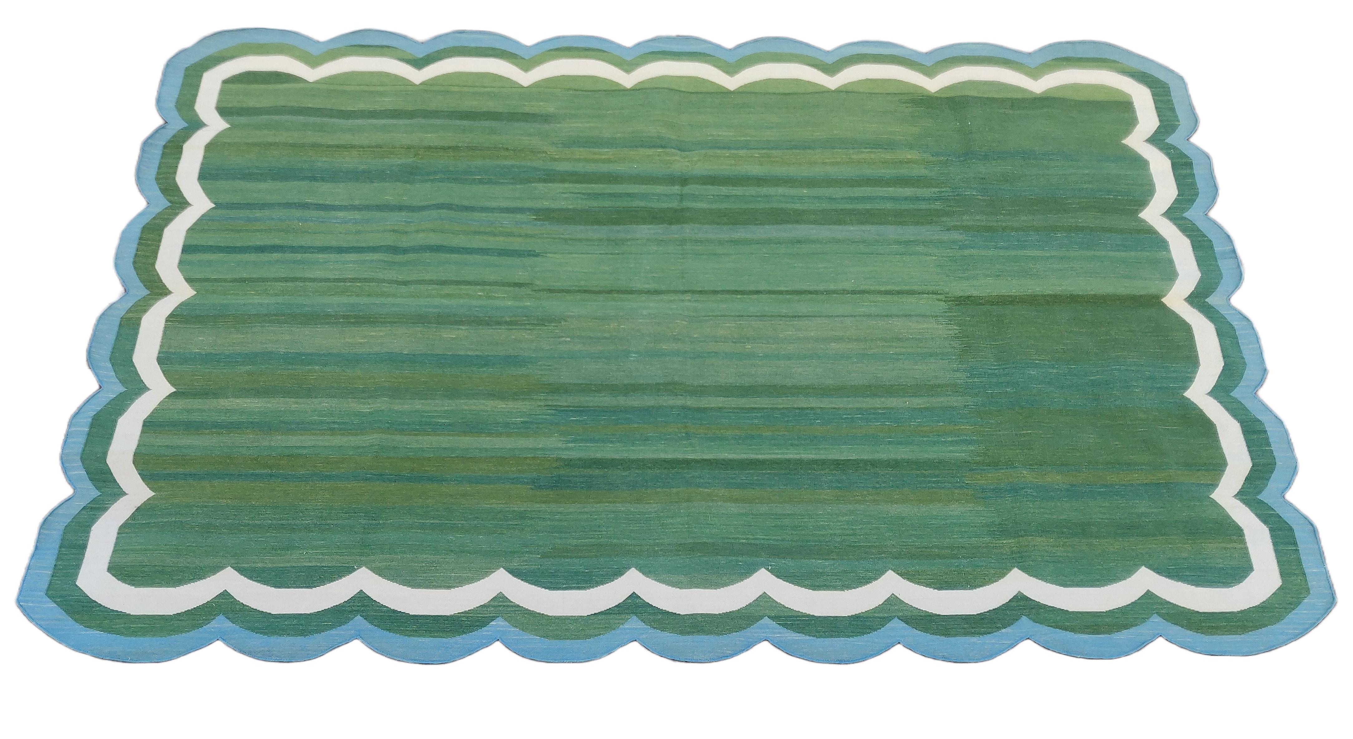 Handmade Cotton Area Flat Weave Rug, Green And Blue Scalloped Indian Dhurrie Rug In New Condition For Sale In Jaipur, IN