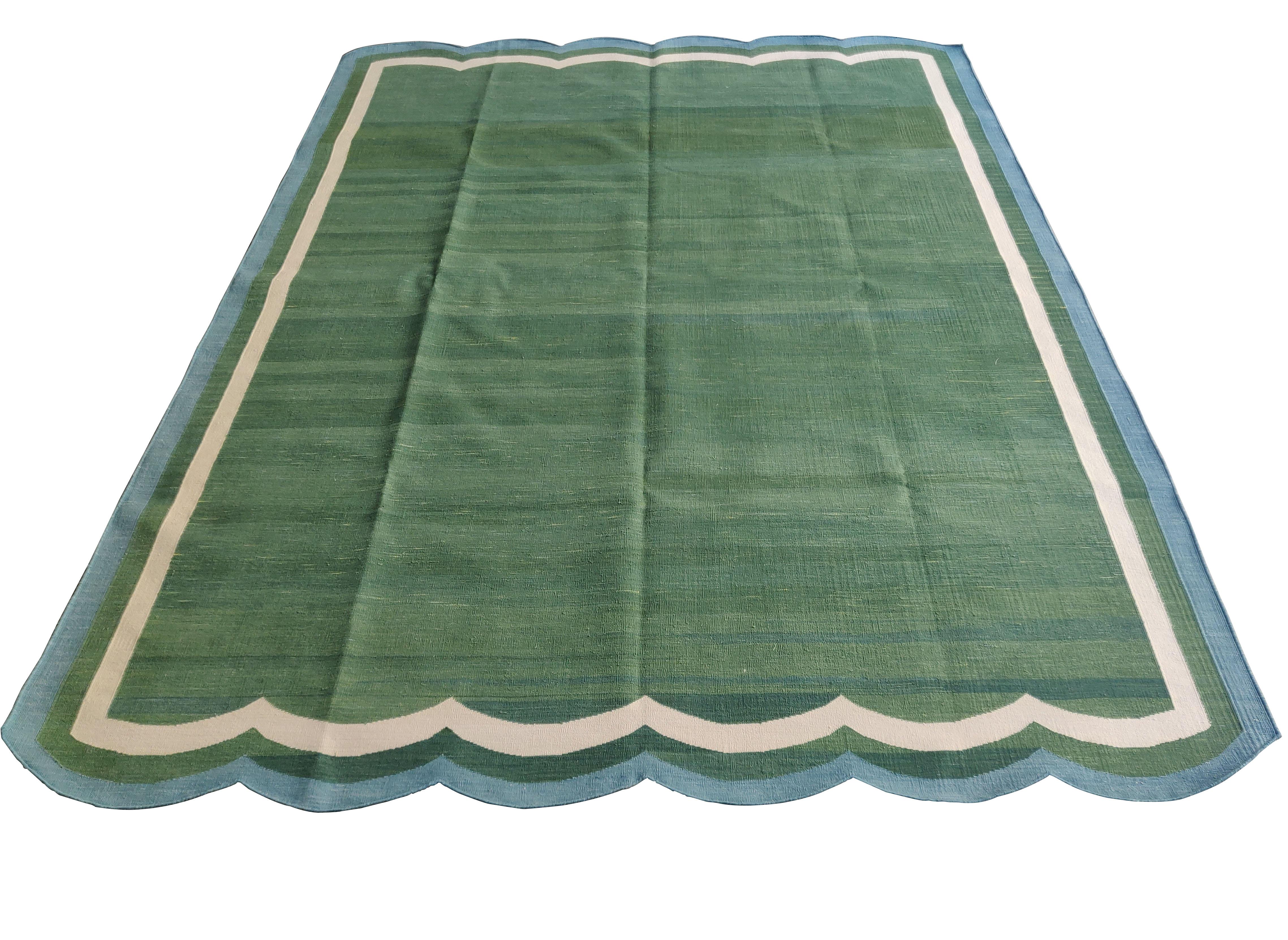 Handmade Cotton Area Flat Weave Rug, Green And Blue Scalloped Indian Dhurrie Rug In New Condition For Sale In Jaipur, IN