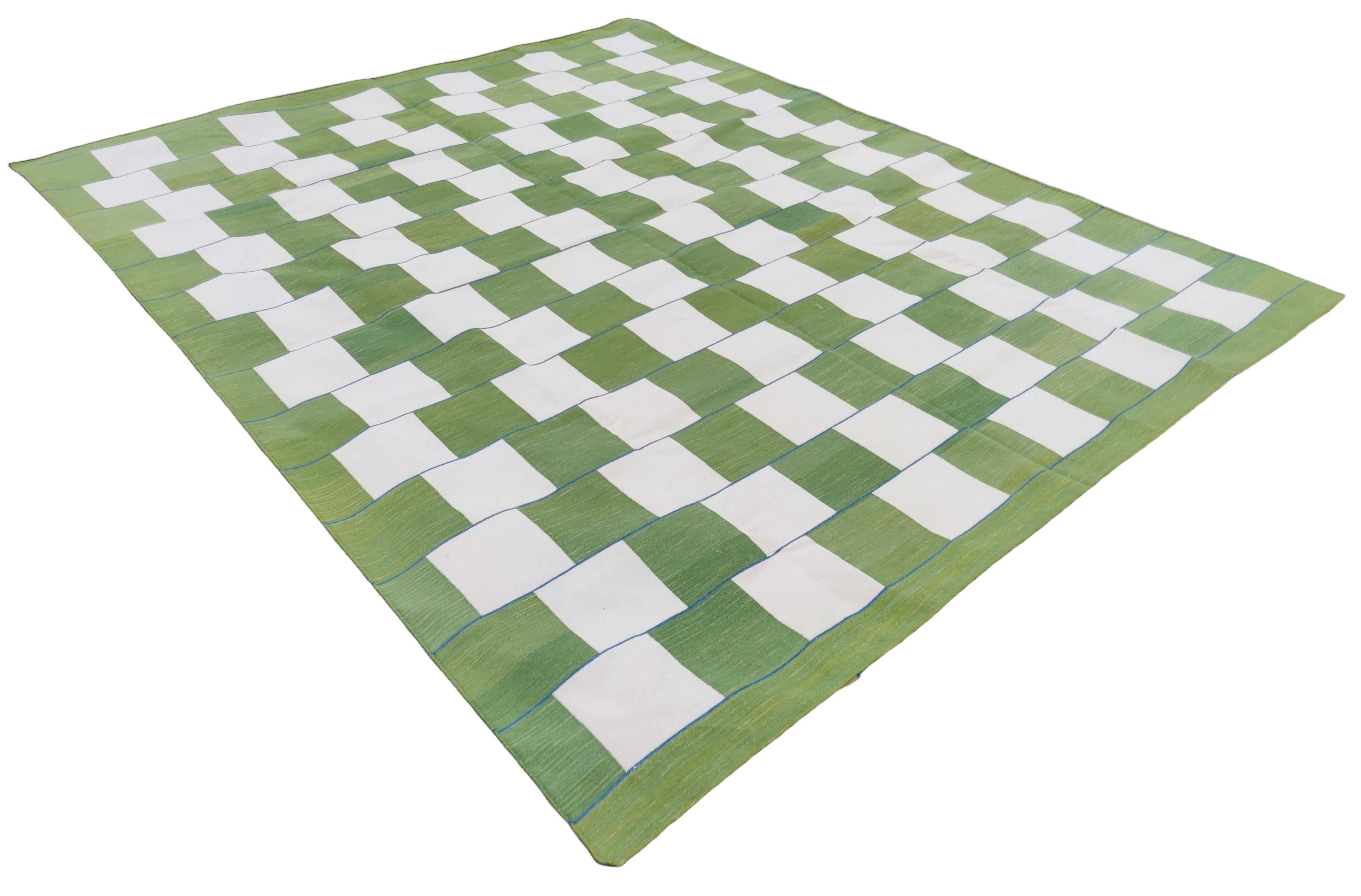 Handmade Cotton Area Flat Weave Rug, Green And White Checked Indian Dhurrie Rug In New Condition For Sale In Jaipur, IN