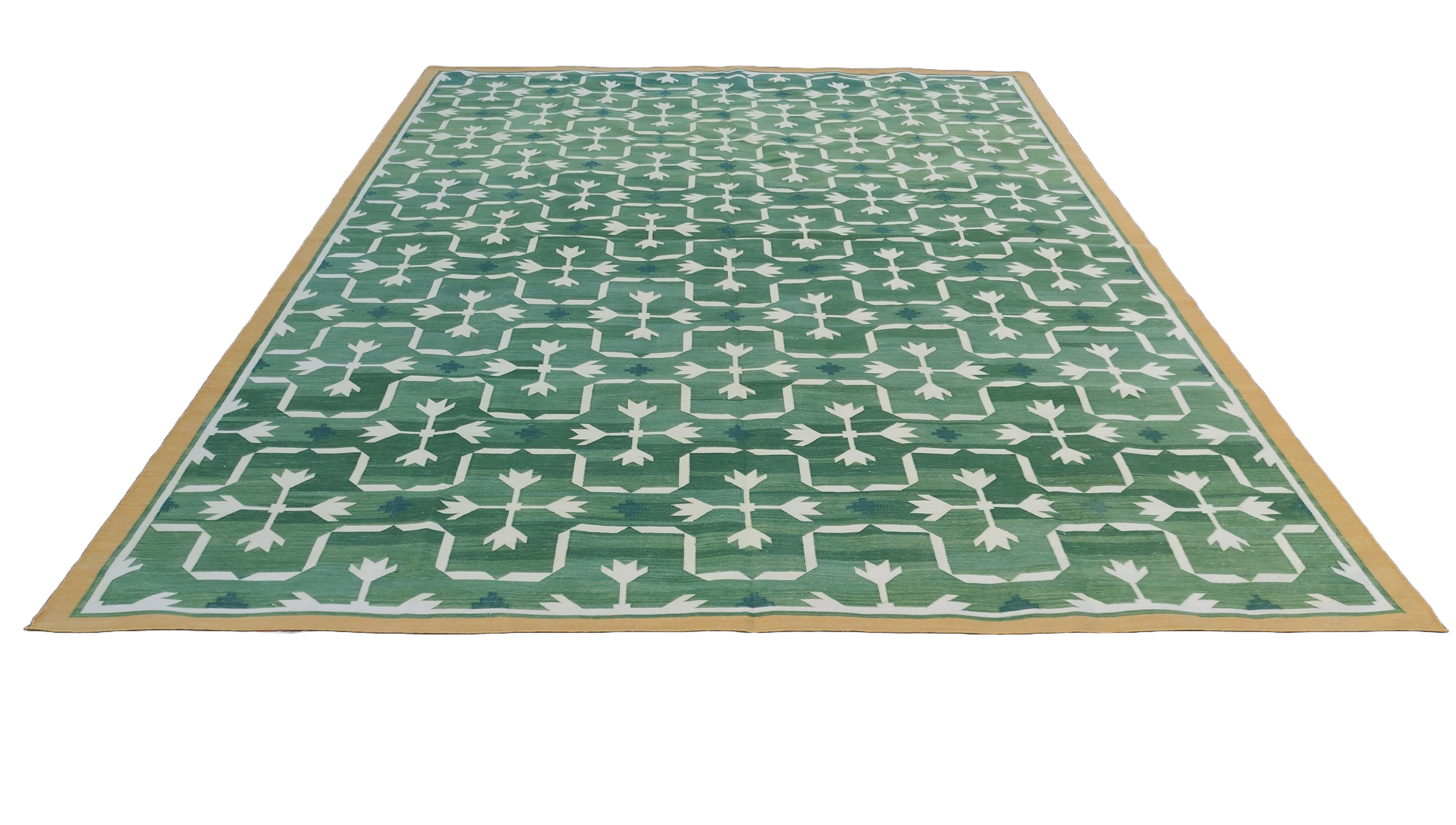 Handmade Cotton Area Flat Weave Rug, Green And White Leaf Pattern Indian Dhurrie For Sale 6