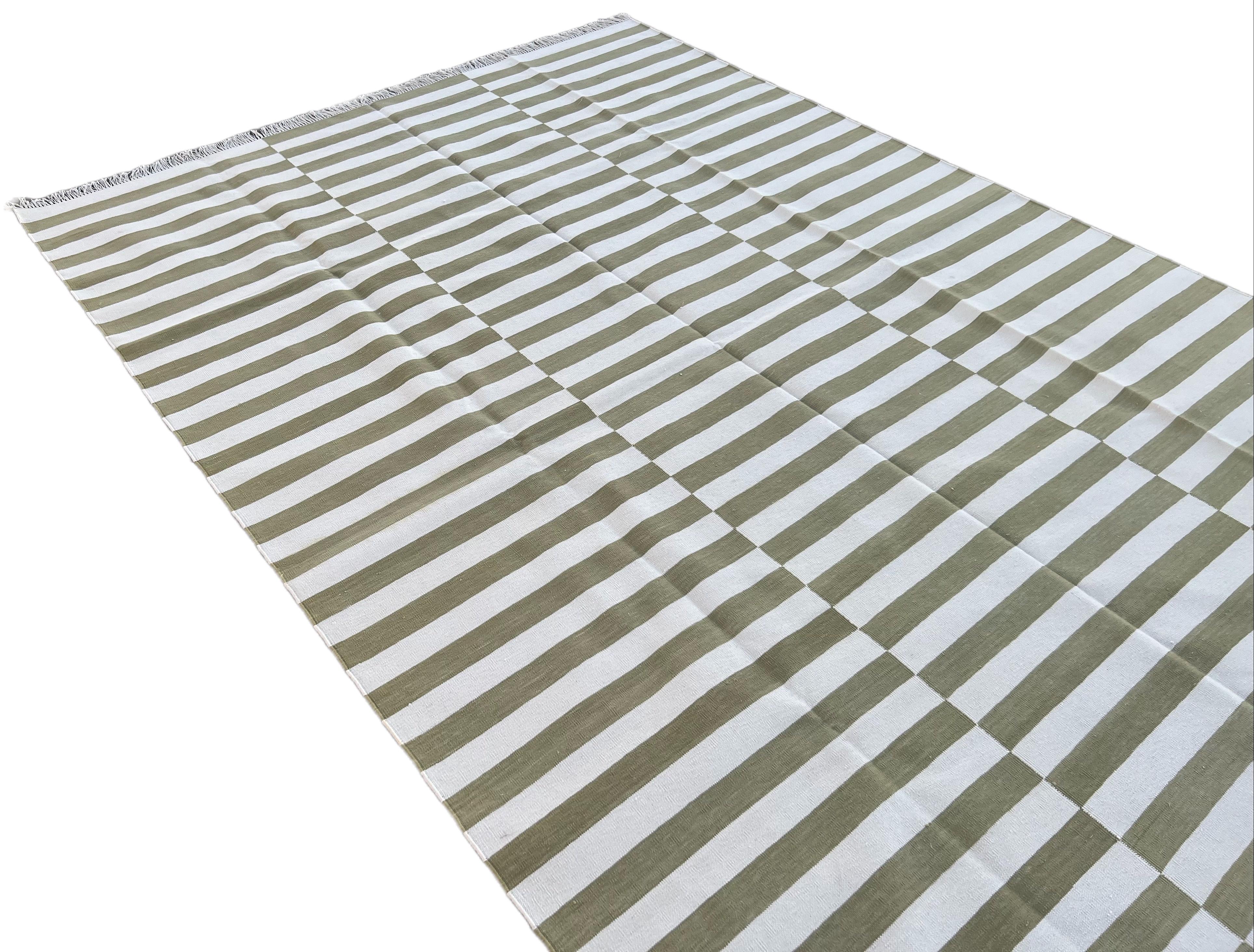 Handmade Cotton Area Flat Weave Rug, Green And White Striped Indian Dhurrie Rug In New Condition For Sale In Jaipur, IN