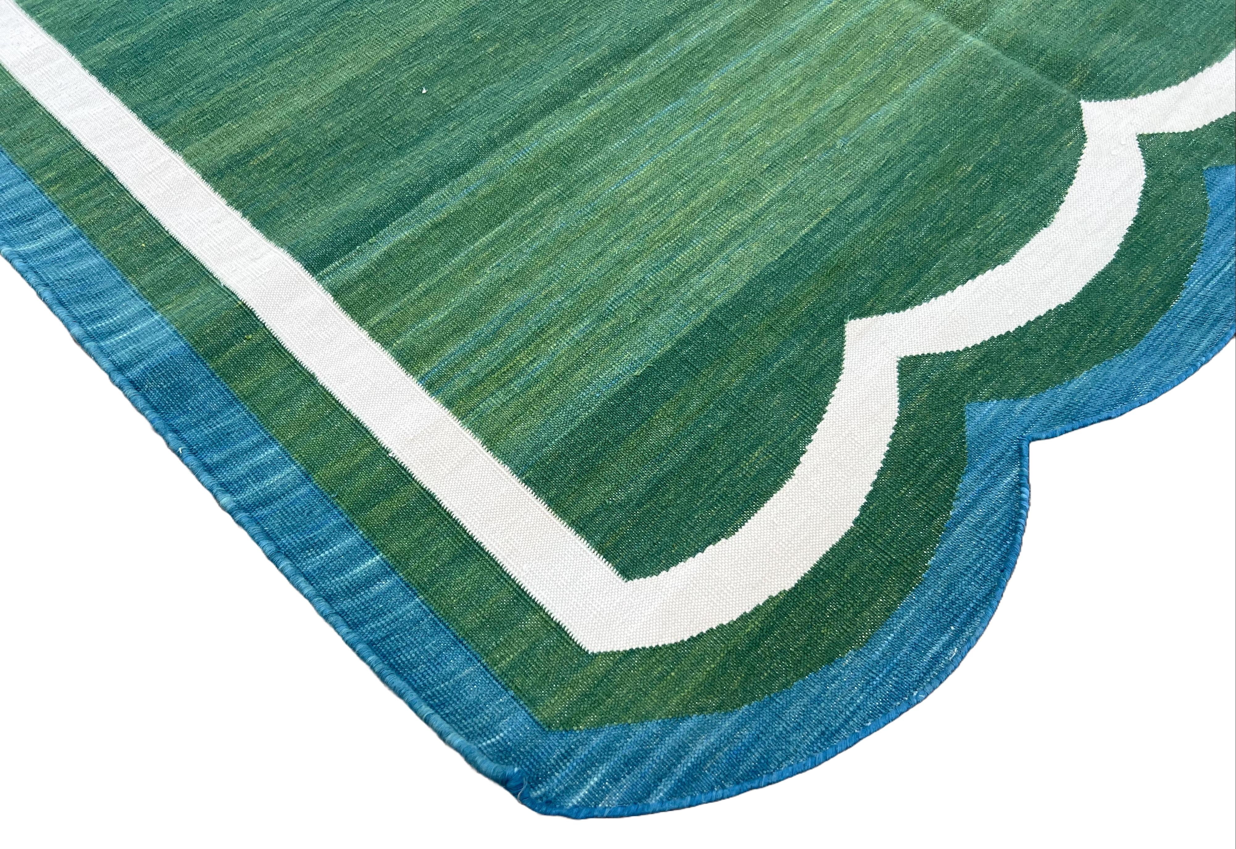 Handgefertigter Flachgewebe-Teppich aus Baumwolle, Grün & Teal Blau mit Wellenschliff, indischer Dhurrie im Angebot 3