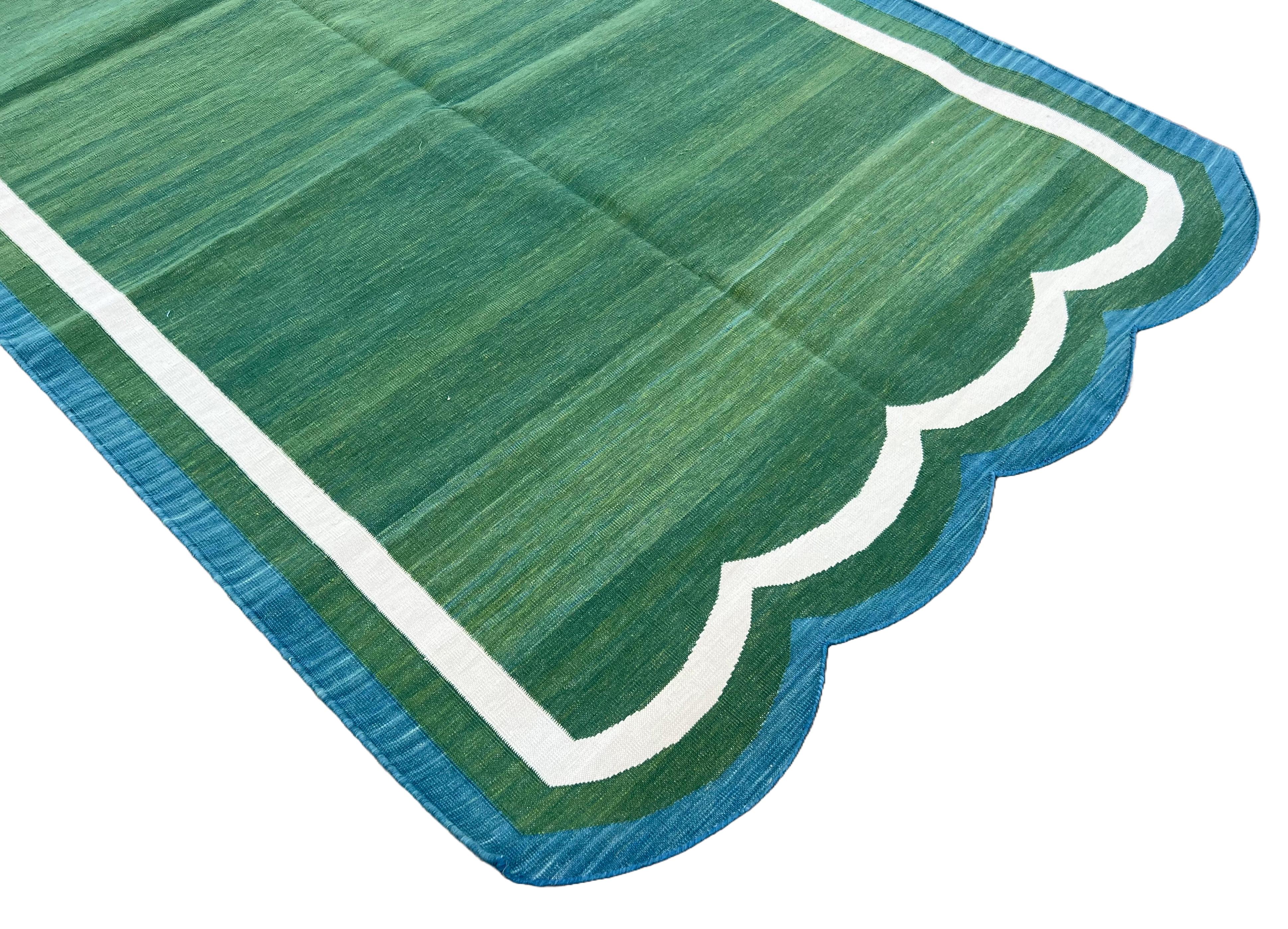 Handgefertigter Flachgewebe-Teppich aus Baumwolle, Grün & Teal Blau mit Wellenschliff, indischer Dhurrie im Angebot 2