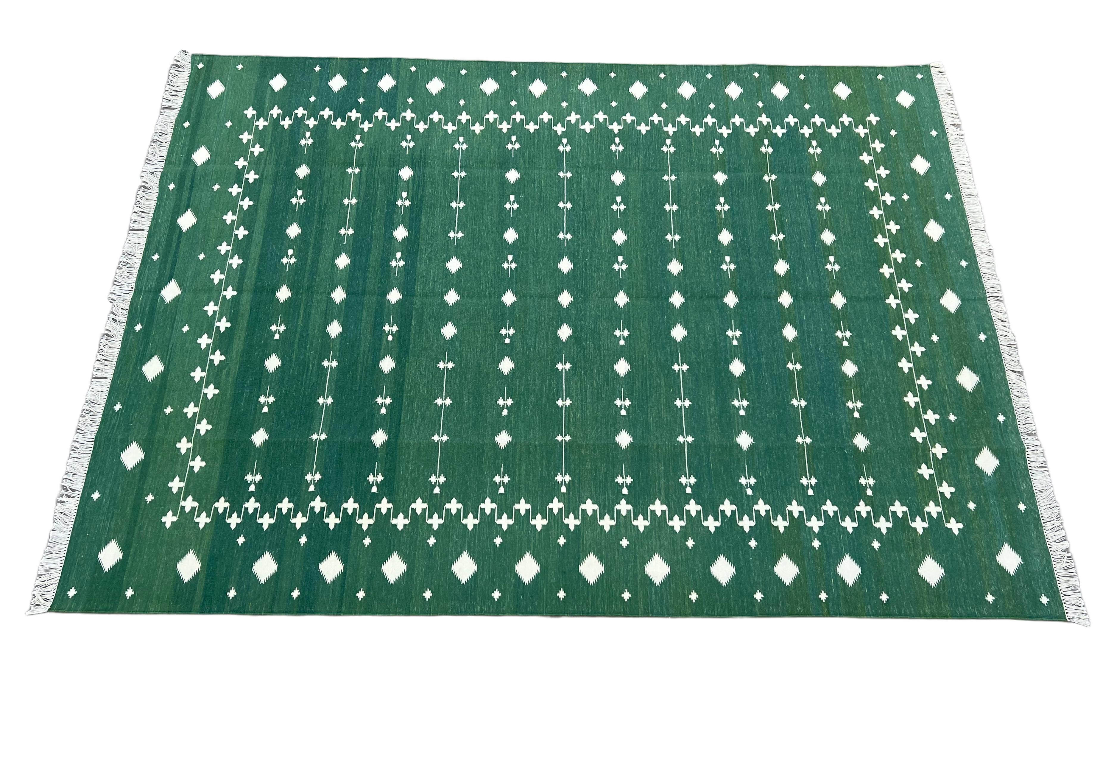 Handmade Cotton Area Flat Weave Rug, Green & White Indian Shooting Star Dhurrie For Sale 5