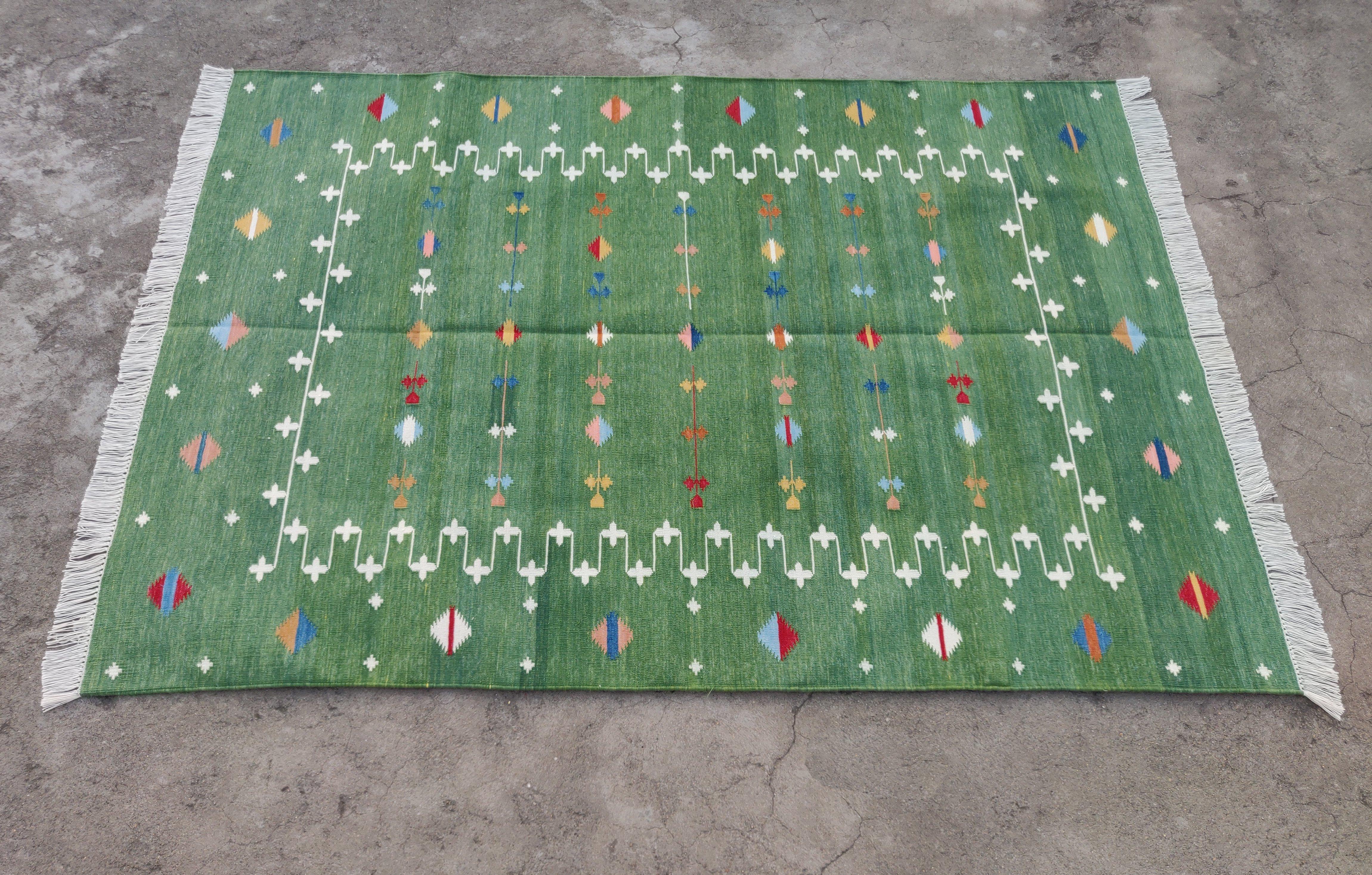 Handmade Cotton Area Flat Weave Rug, 4x6 Green Shooting Star Indian Dhurrie Rug For Sale 6