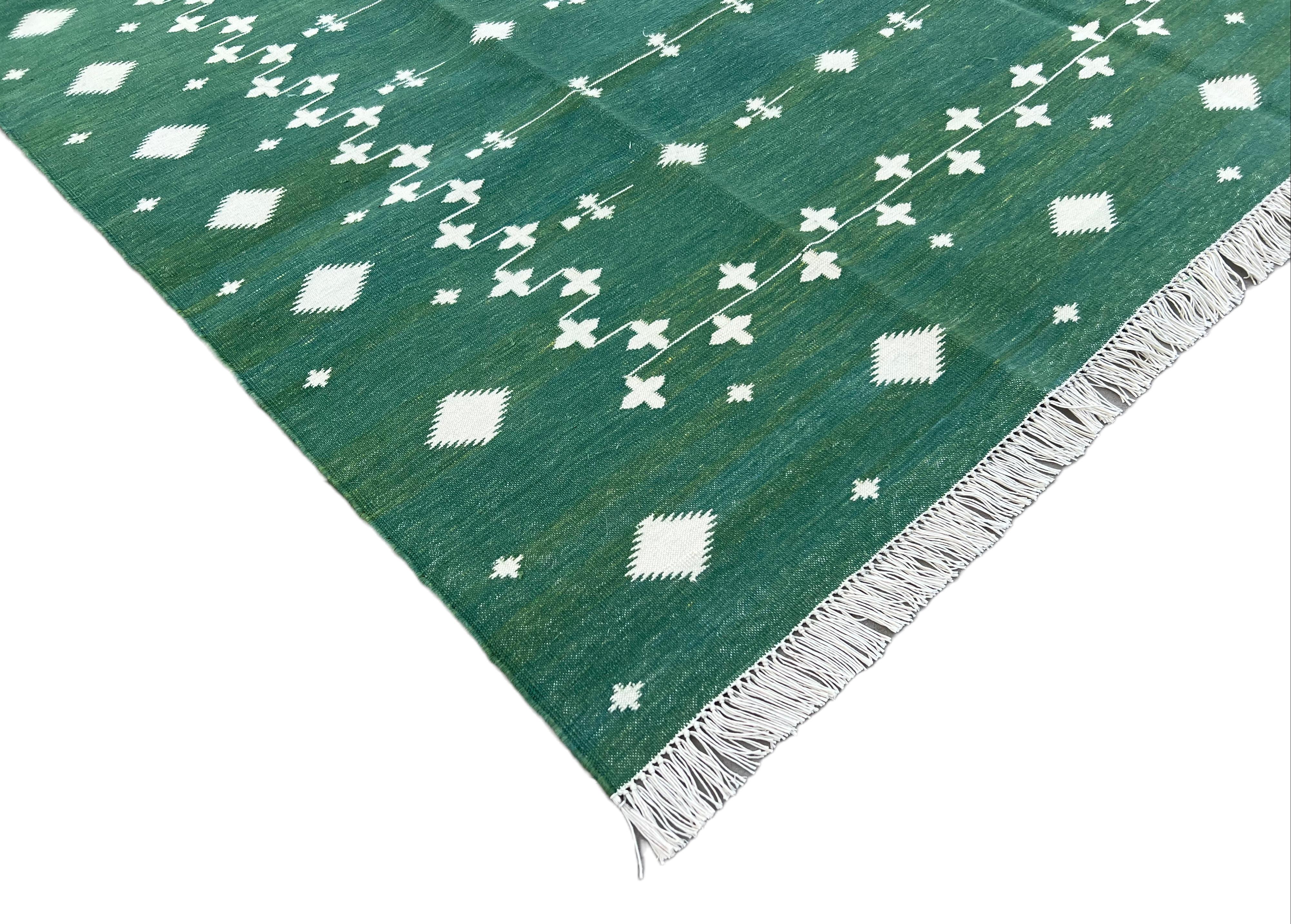 Kilim Handmade Cotton Area Flat Weave Rug, Green & White Indian Shooting Star Dhurrie For Sale
