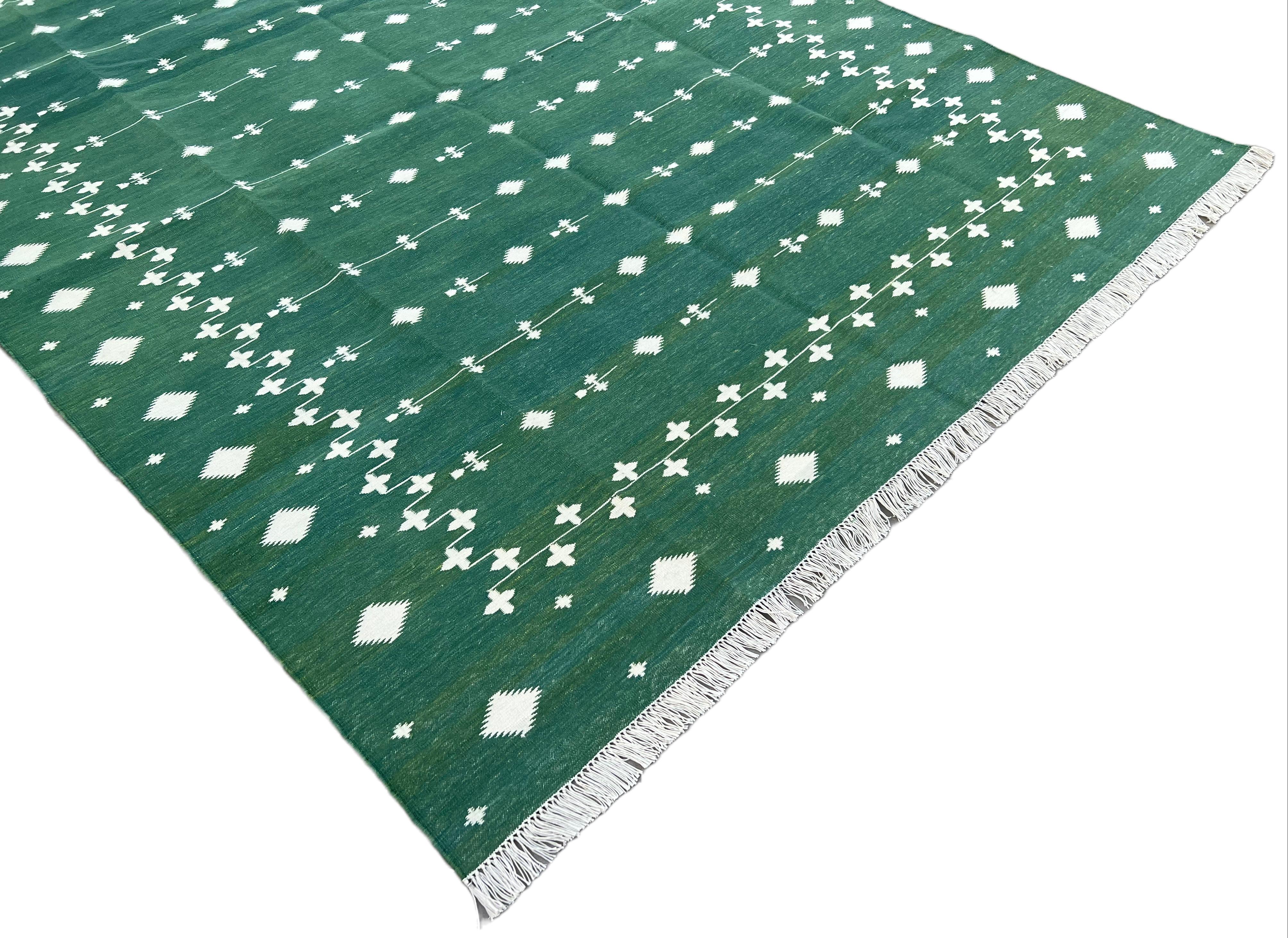 Hand-Woven Handmade Cotton Area Flat Weave Rug, Green & White Indian Shooting Star Dhurrie For Sale