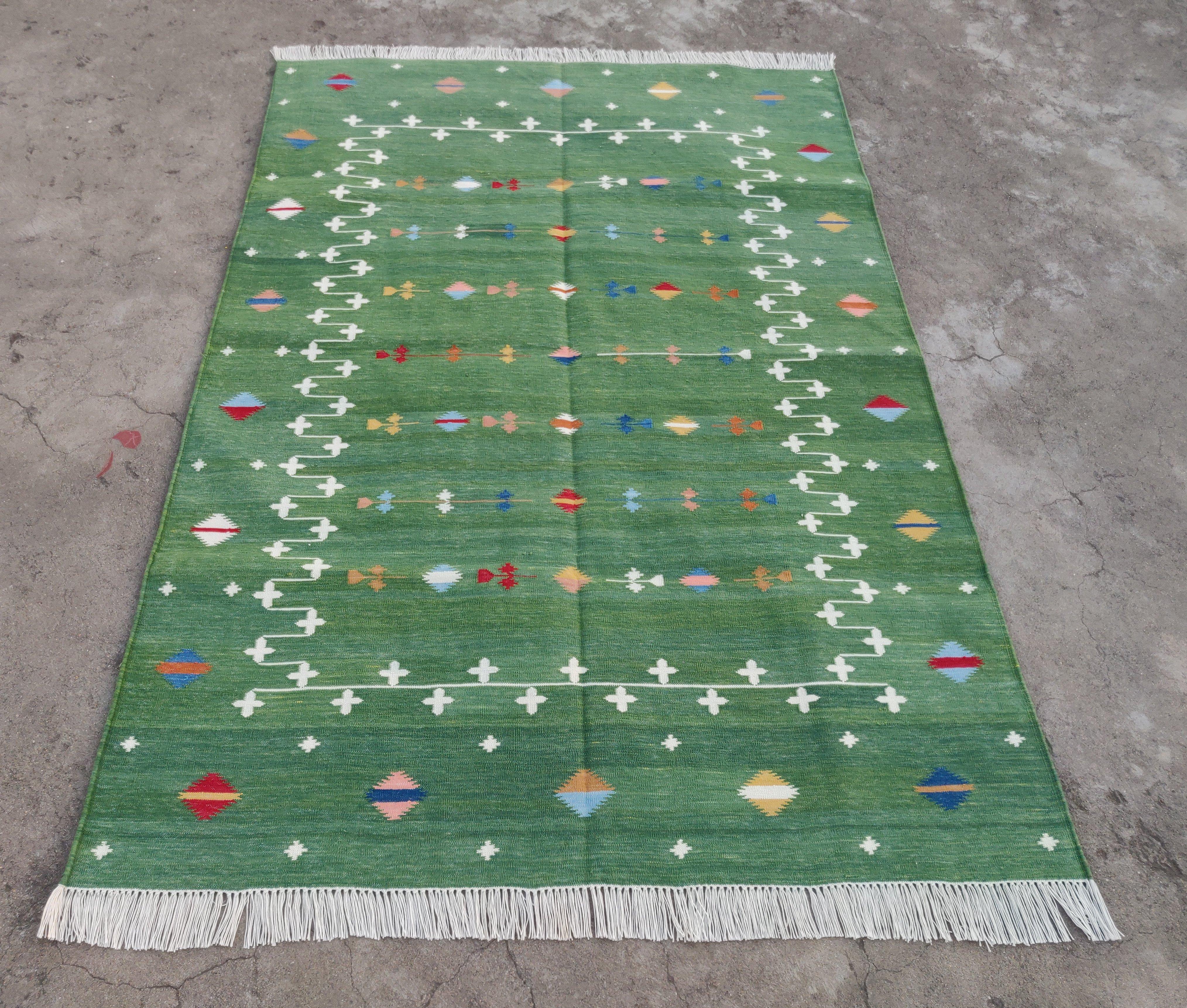 Contemporary Handmade Cotton Area Flat Weave Rug, 4x6 Green Shooting Star Indian Dhurrie Rug For Sale