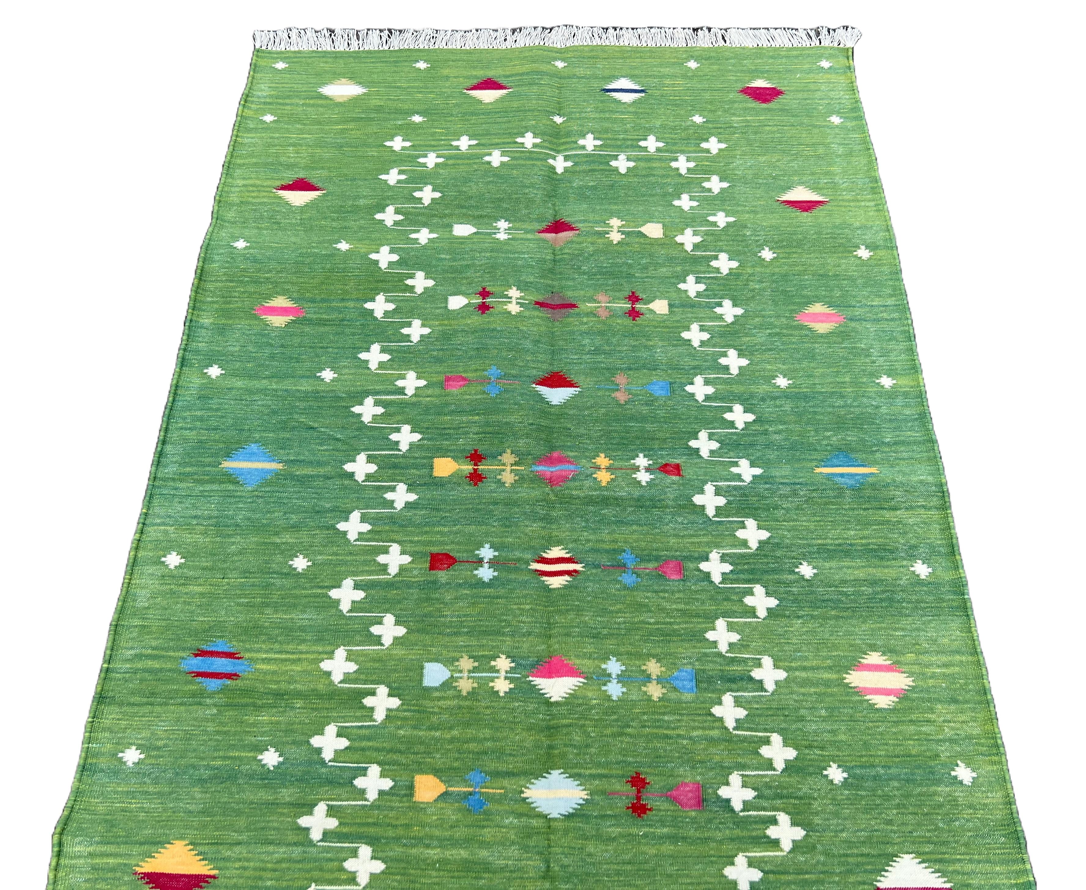 Handmade Cotton Area Flat Weave Rug, 3x5 Green Shooting Star Indian Dhurrie Rug For Sale 1