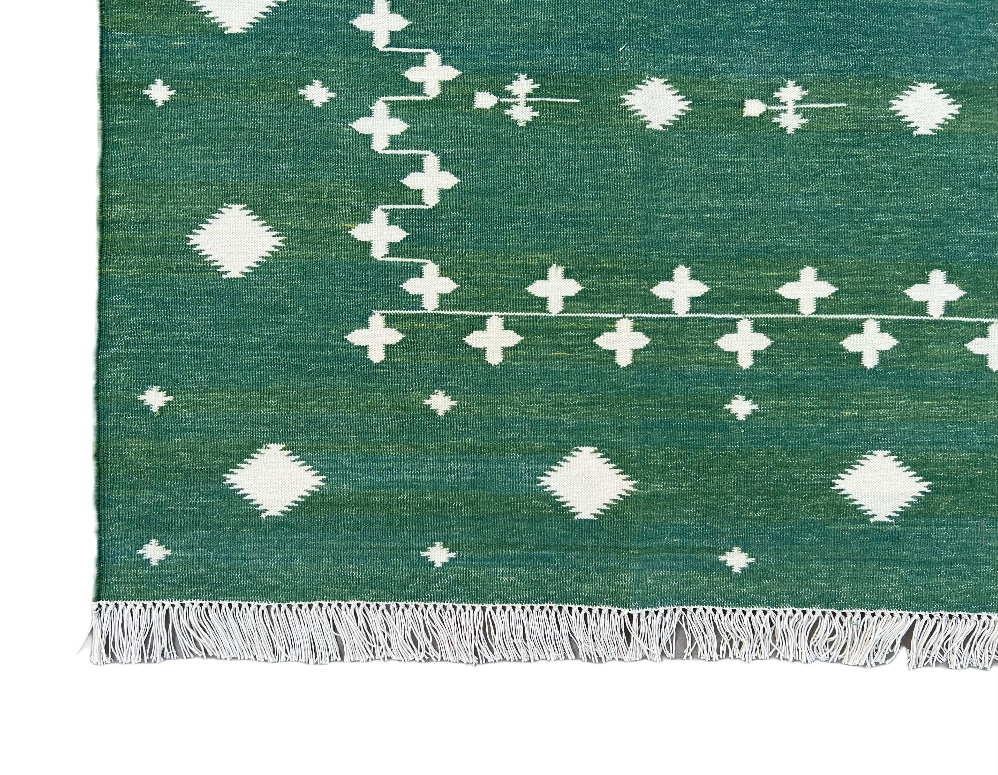 Handmade Cotton Area Flat Weave Rug, Green & White Indian Shooting Star Dhurrie For Sale 2