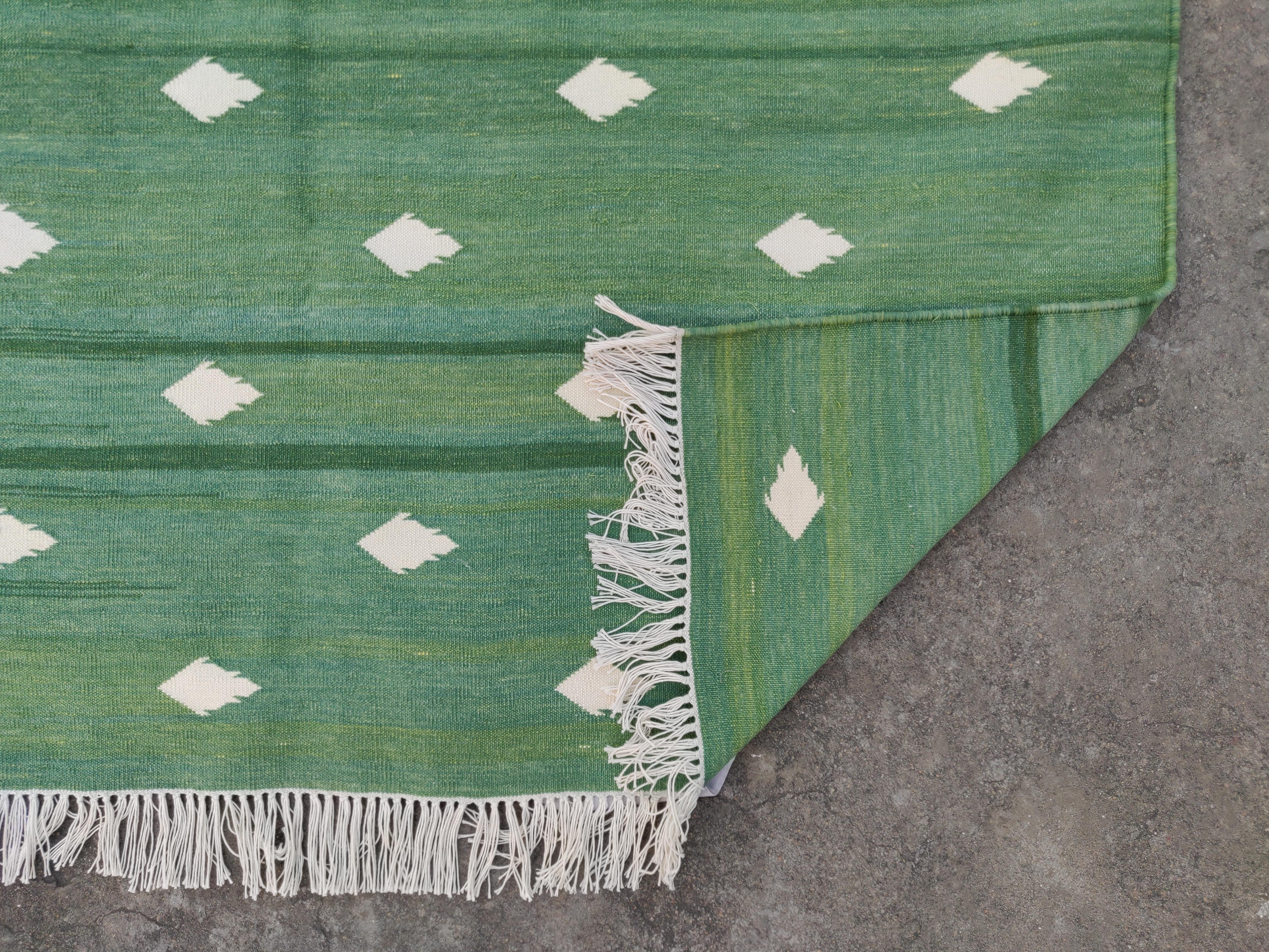 Handmade Cotton Area Flat Weave Rug, Green & White Leaf Patterned Indian Dhurrie For Sale 3