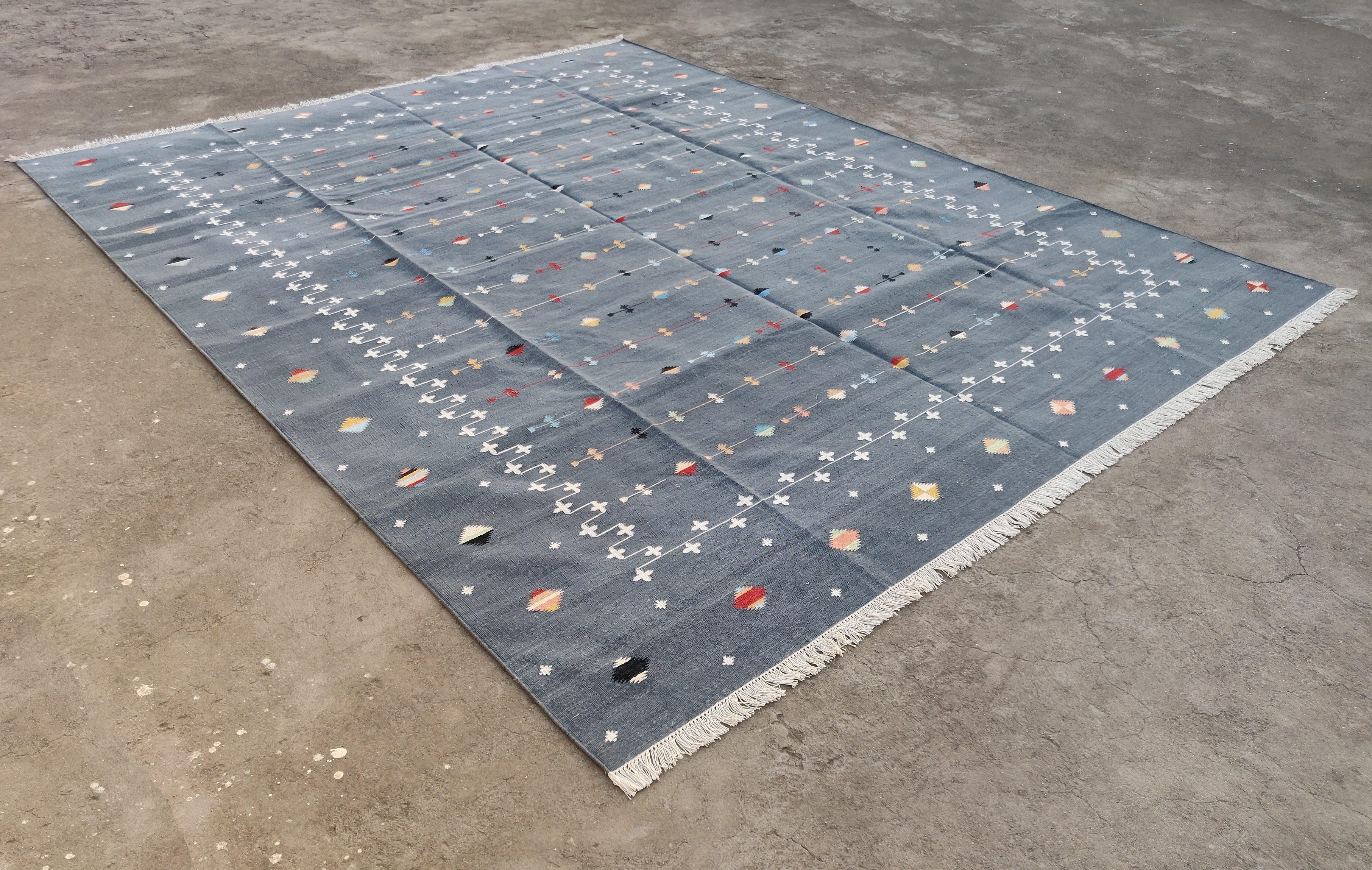Mid-Century Modern Handmade Cotton Area Flat Weave Rug, , 8x10 Grey, White Indian Shooting Star Rug For Sale