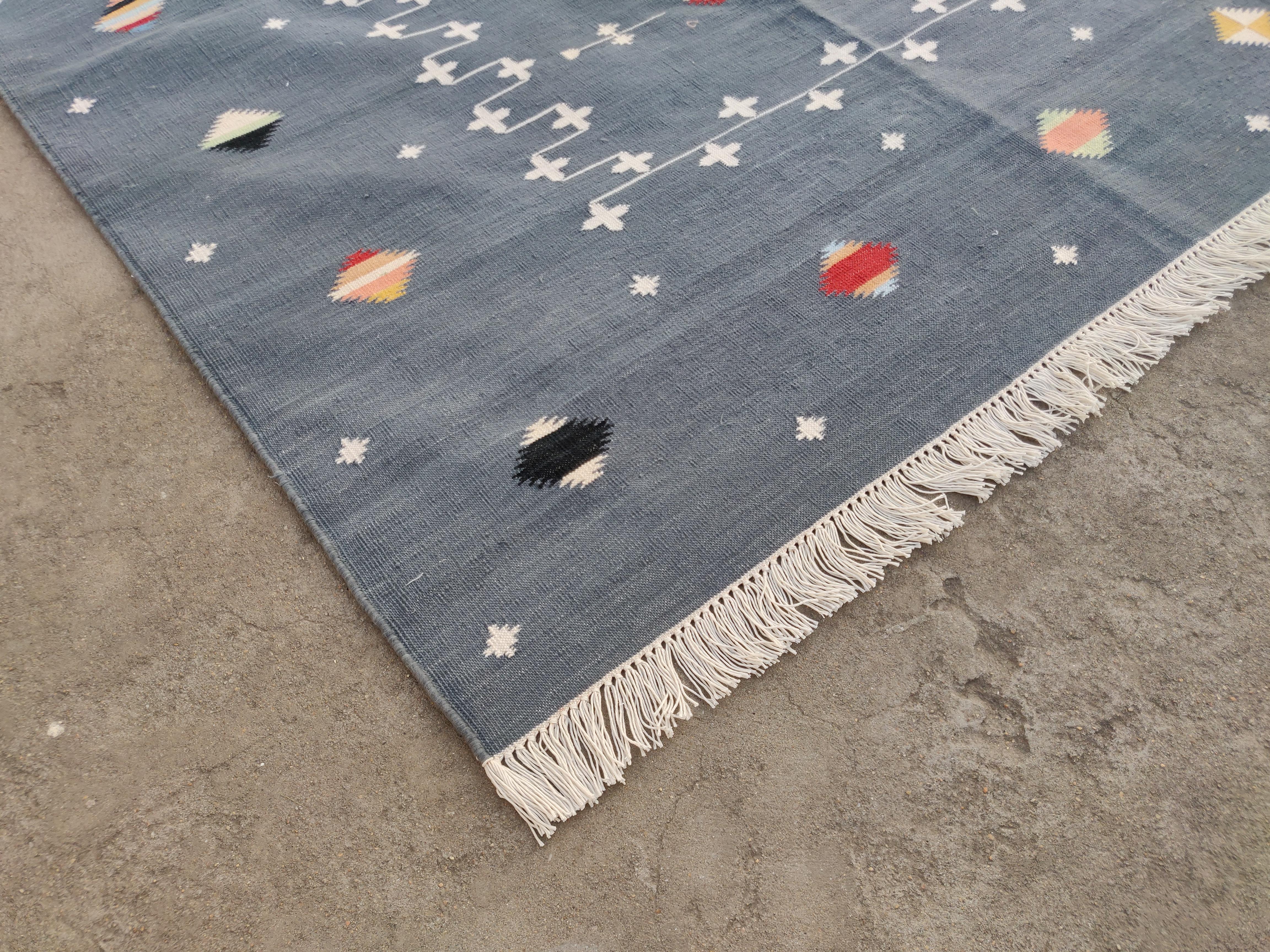 Hand-Woven Handmade Cotton Area Flat Weave Rug, , 8x10 Grey, White Indian Shooting Star Rug For Sale