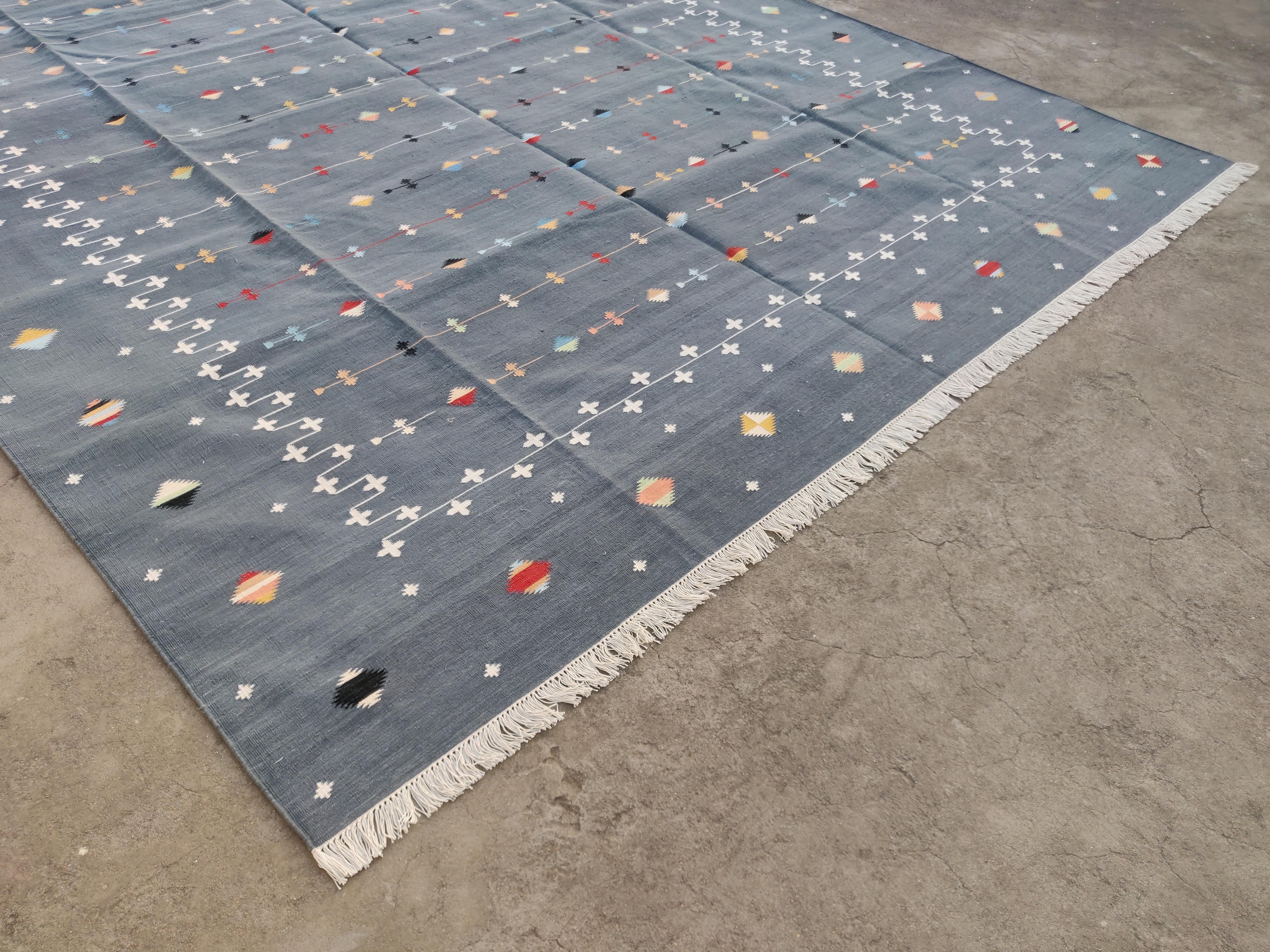 Handmade Cotton Area Flat Weave Rug, , 8x10 Grey, White Indian Shooting Star Rug In New Condition For Sale In Jaipur, IN