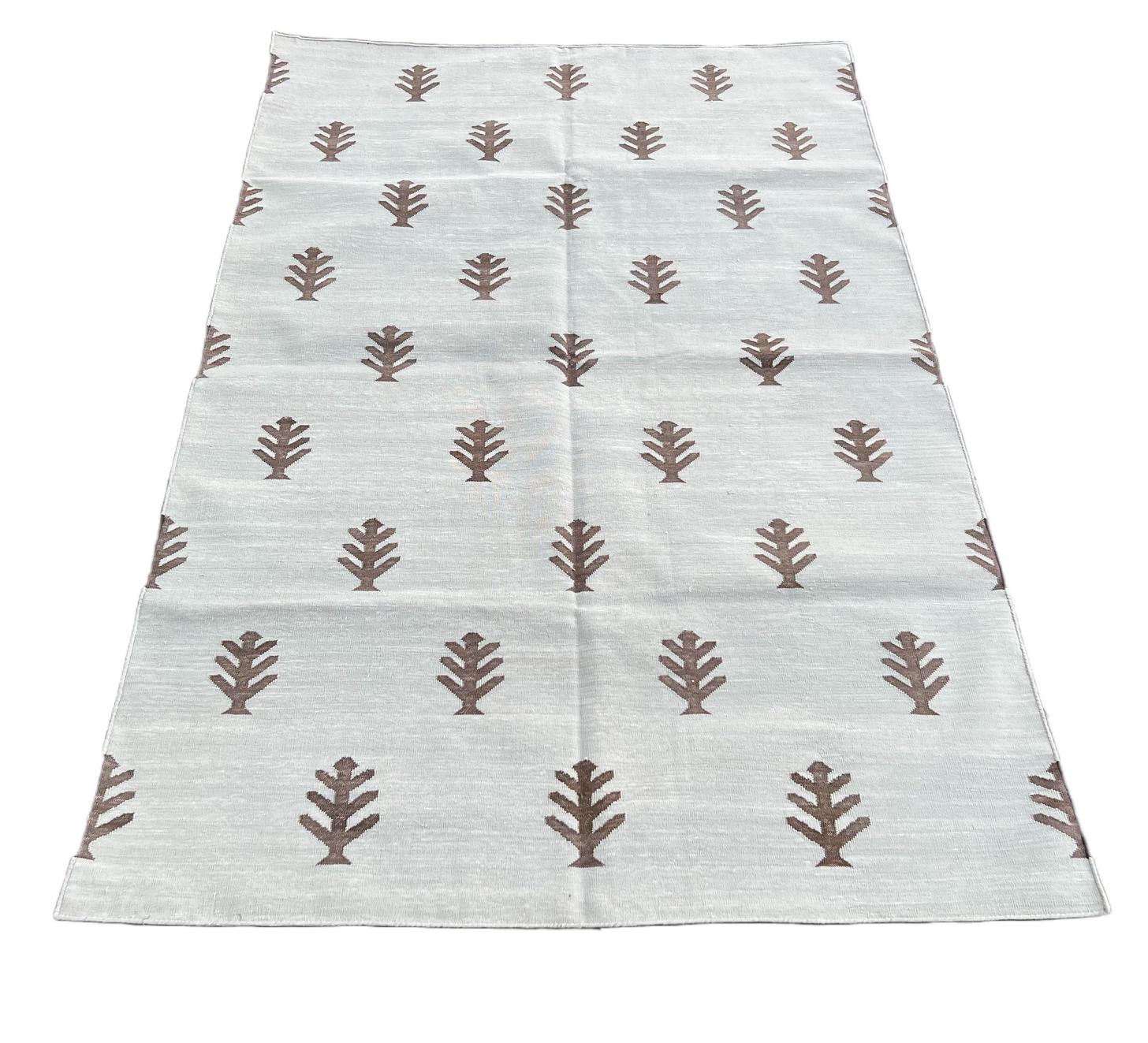 Handmade Cotton Area Flat Weave Rug, Grey & Brown Tree Patterned Indian Dhurrie In New Condition For Sale In Jaipur, IN