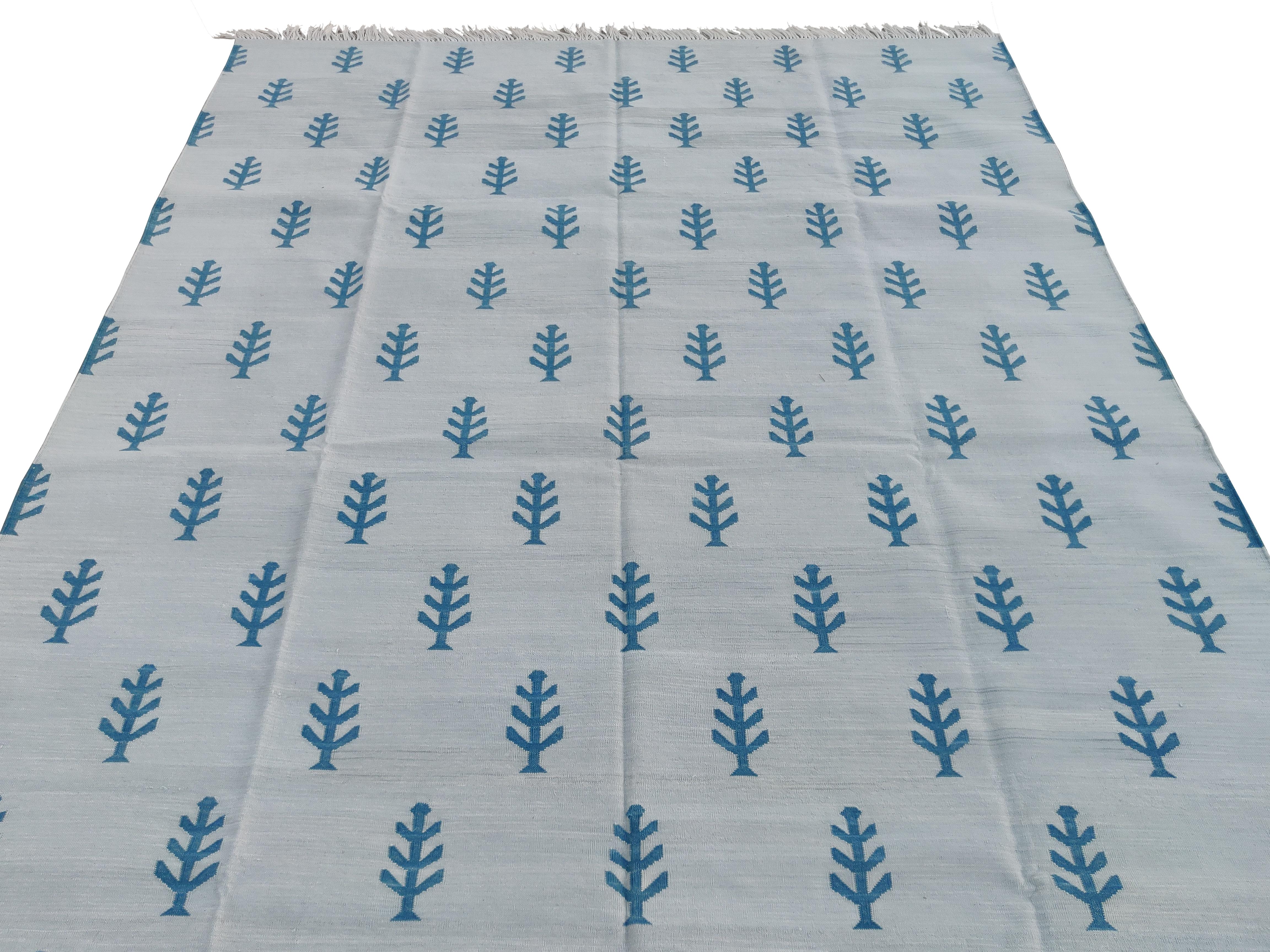Contemporary Handmade Cotton Area Flat Weave Rug, Grey & White Tree Patterned Indian Dhurrie For Sale