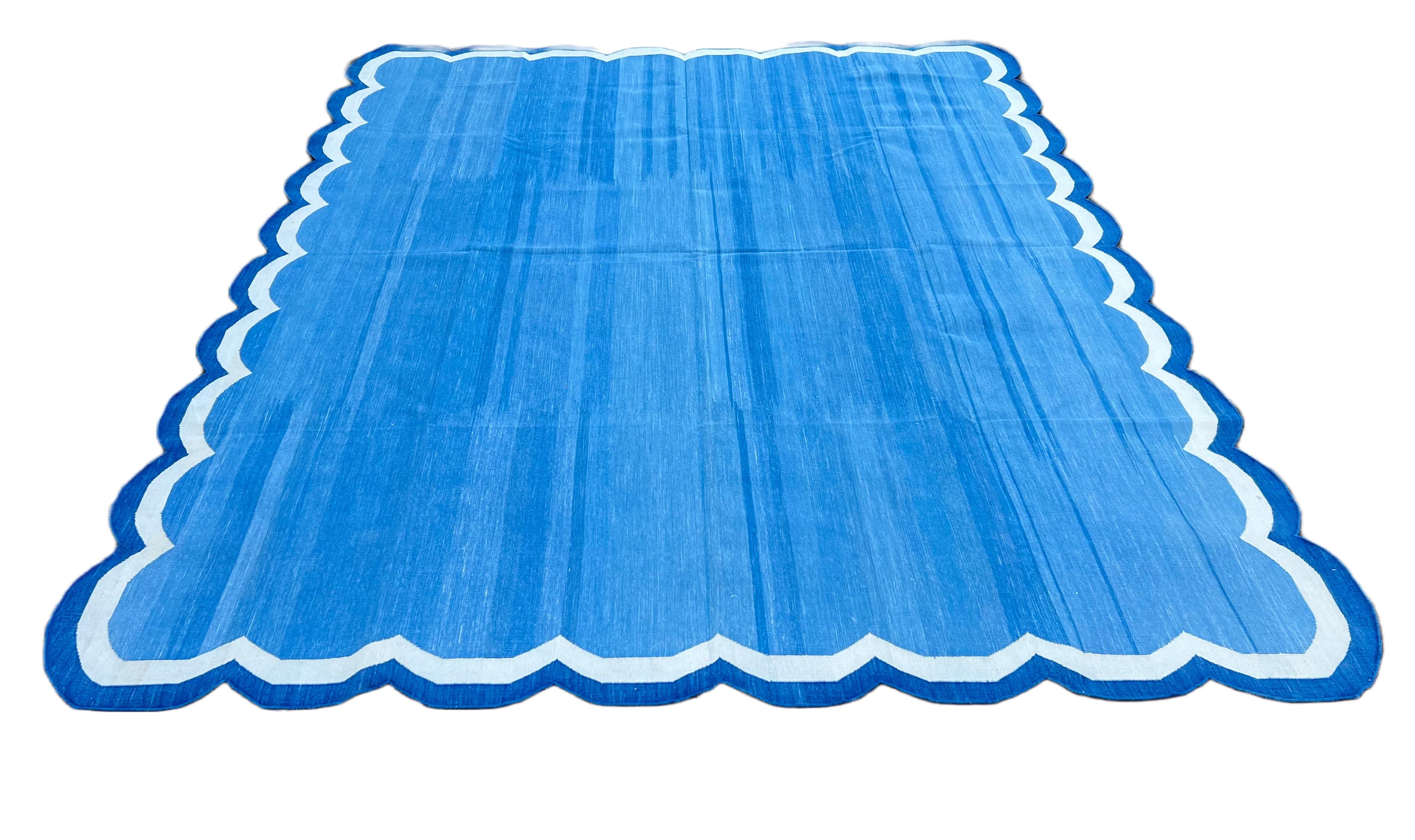Handmade Cotton Area Flat Weave Rug, Indigo Blue & White Scallop Indian Dhurrie In New Condition For Sale In Jaipur, IN