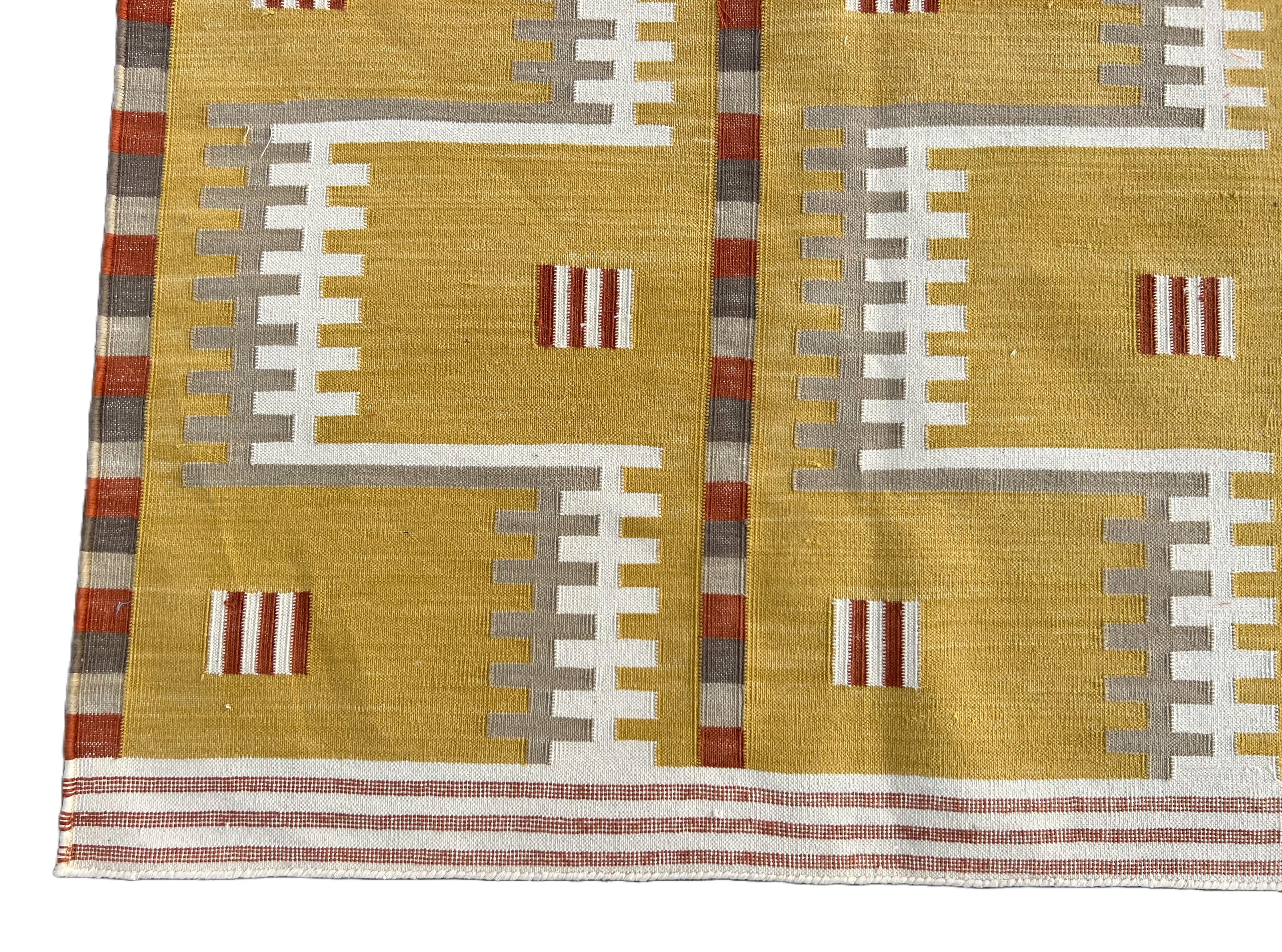 Handmade Cotton Area Flat Weave Rug, Mustard And Beige Geometric Indian Dhurrie For Sale 4