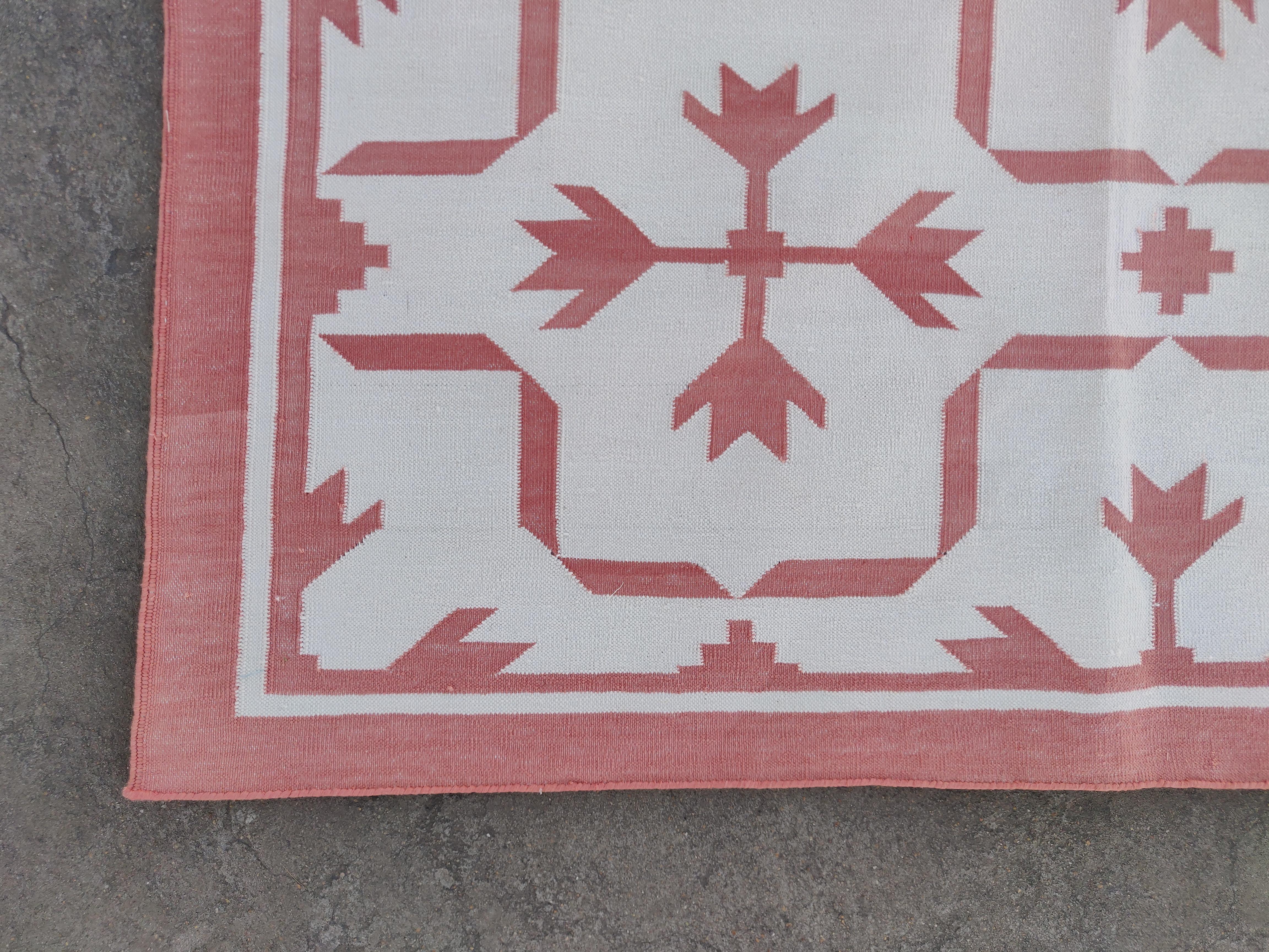 Handmade Cotton Area Flat Weave Rug, Pink And White Leaf Pattern Indian Dhurrie For Sale 5